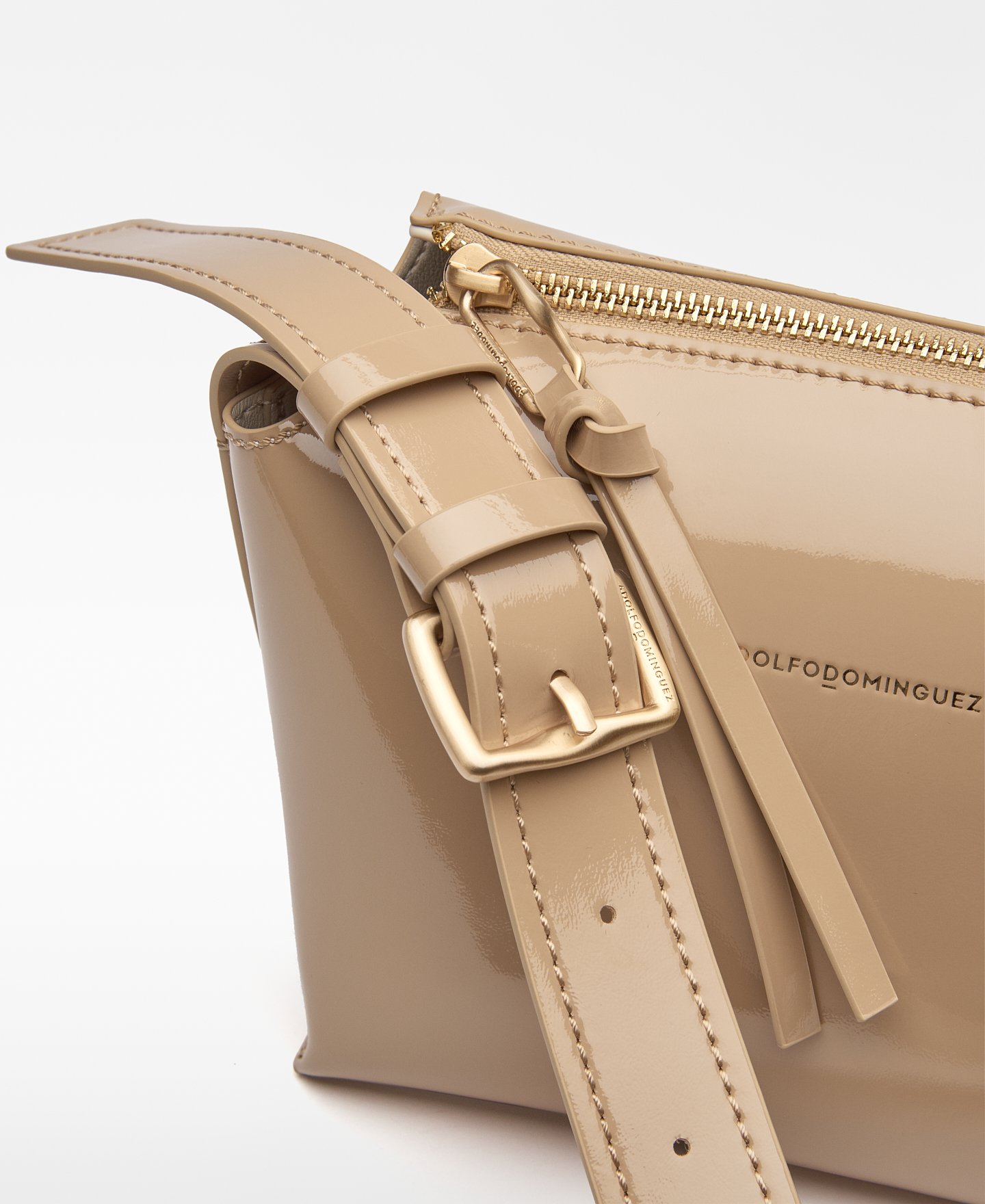 Bandolera peque&ntilde;a Mica textura charol image number 3