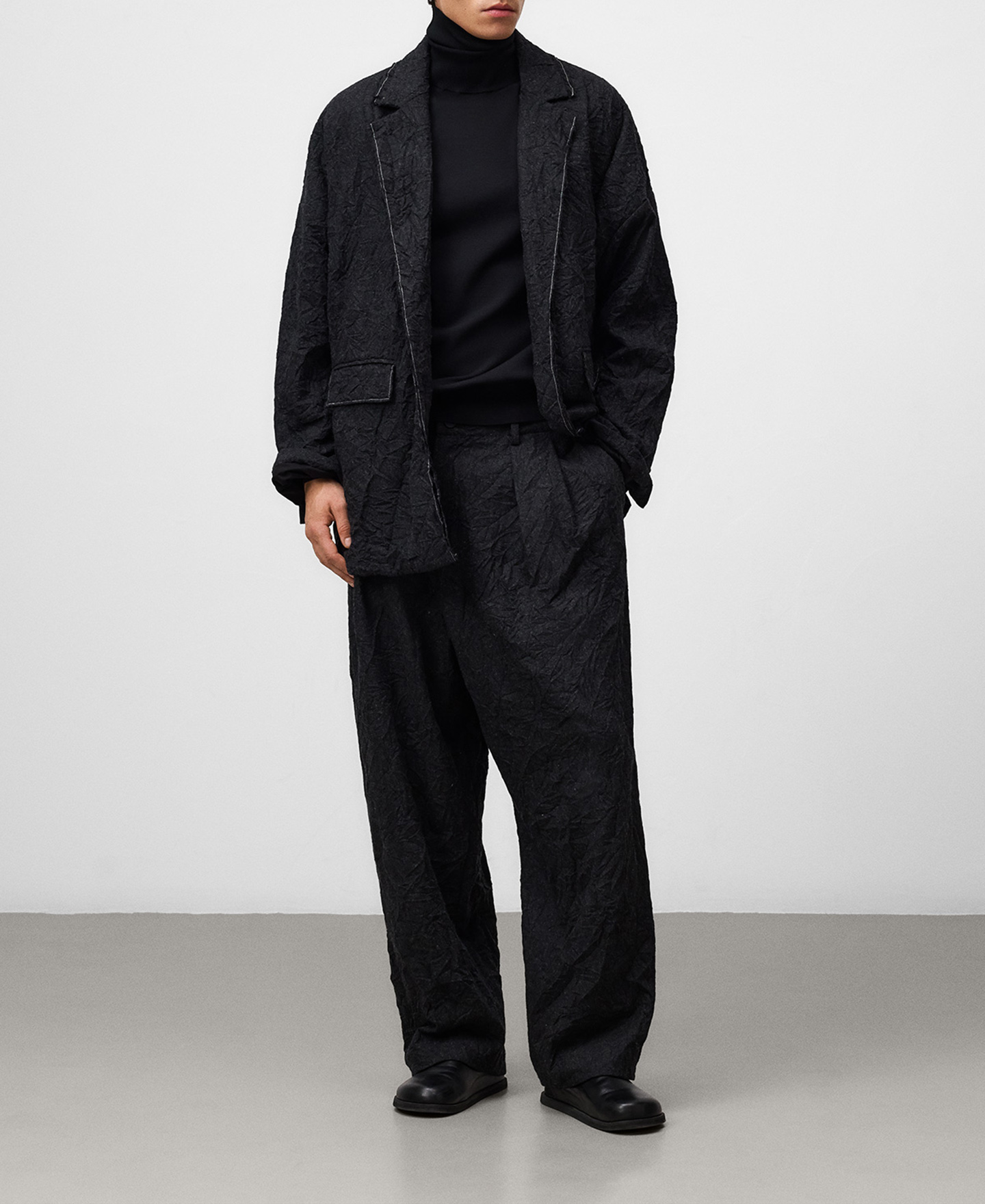Slim fit turtleneck sweater image number 1