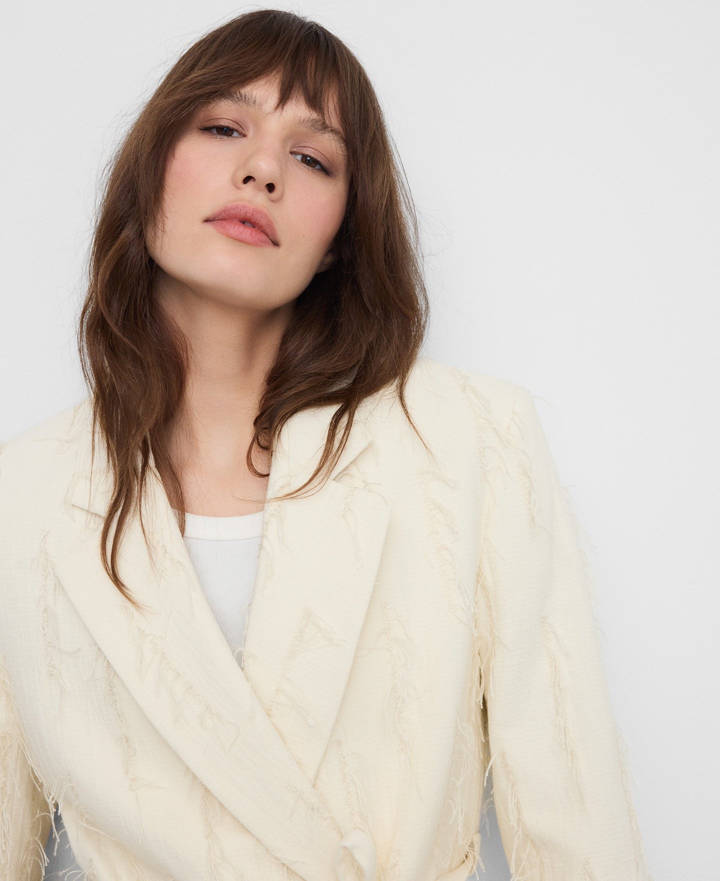 Blazer sastre cruzado detalle desflecado image number 3