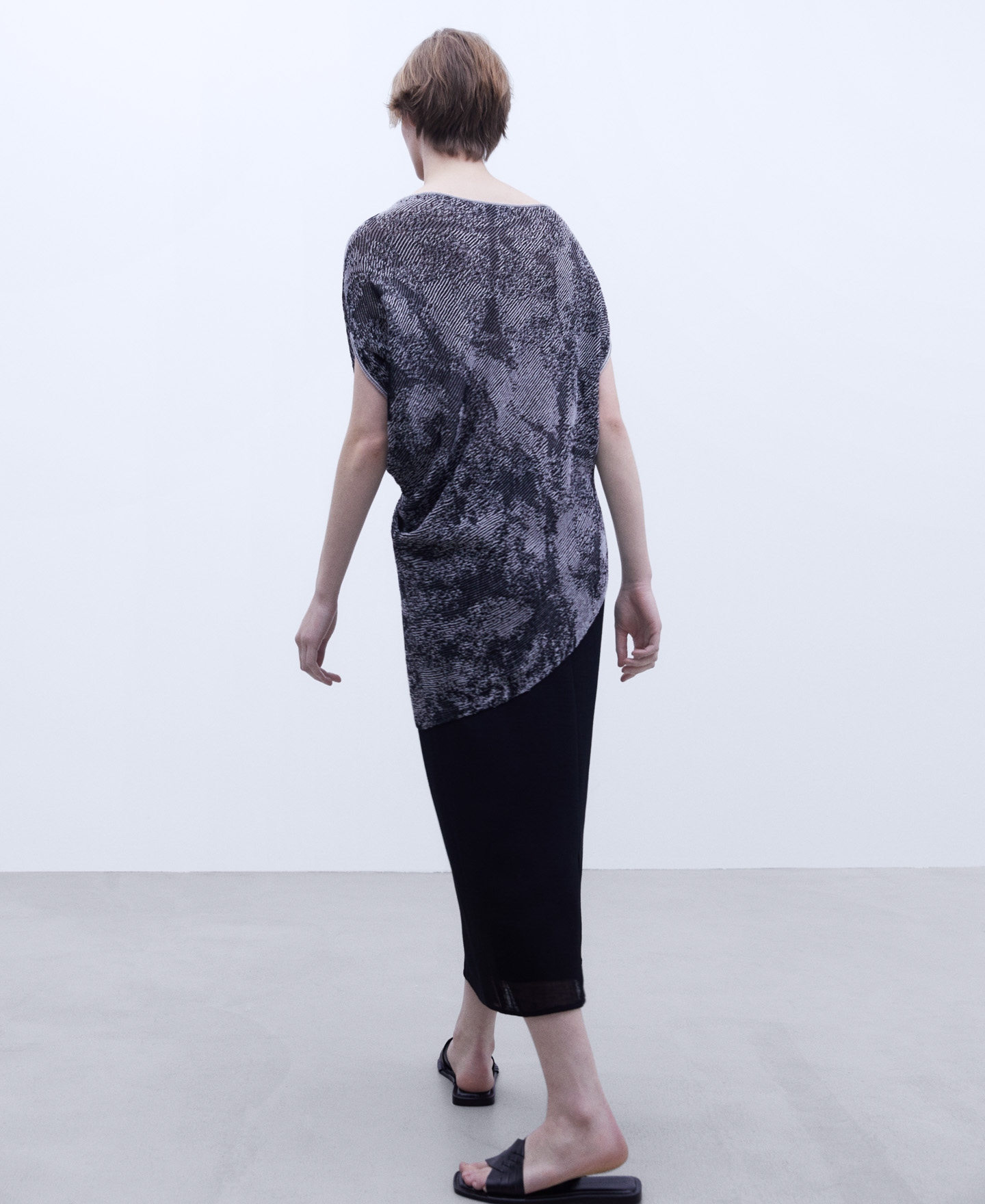 Unstructured jacquard sweater image number 2