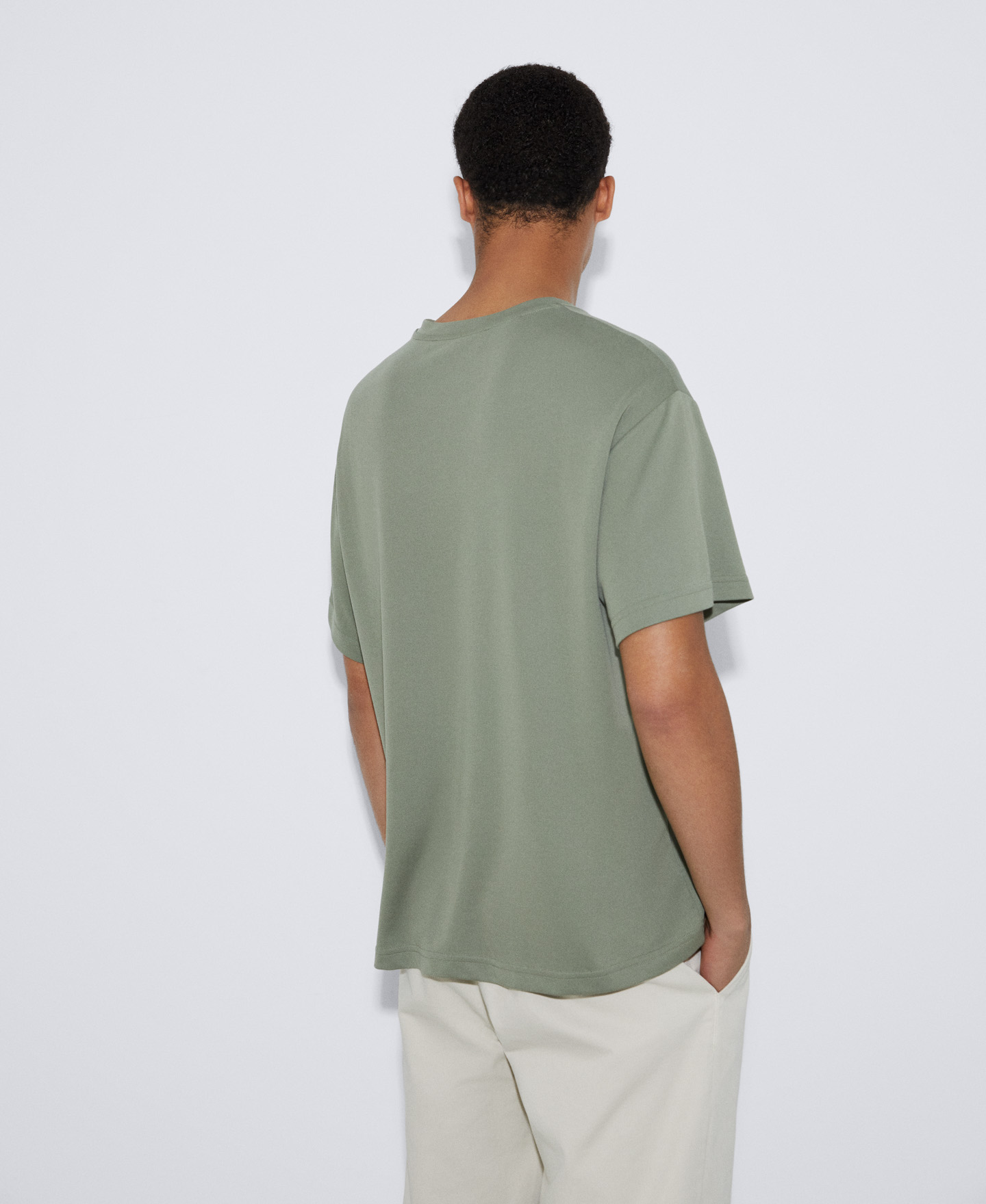 Camiseta oversize en viscosa responsable image number 2