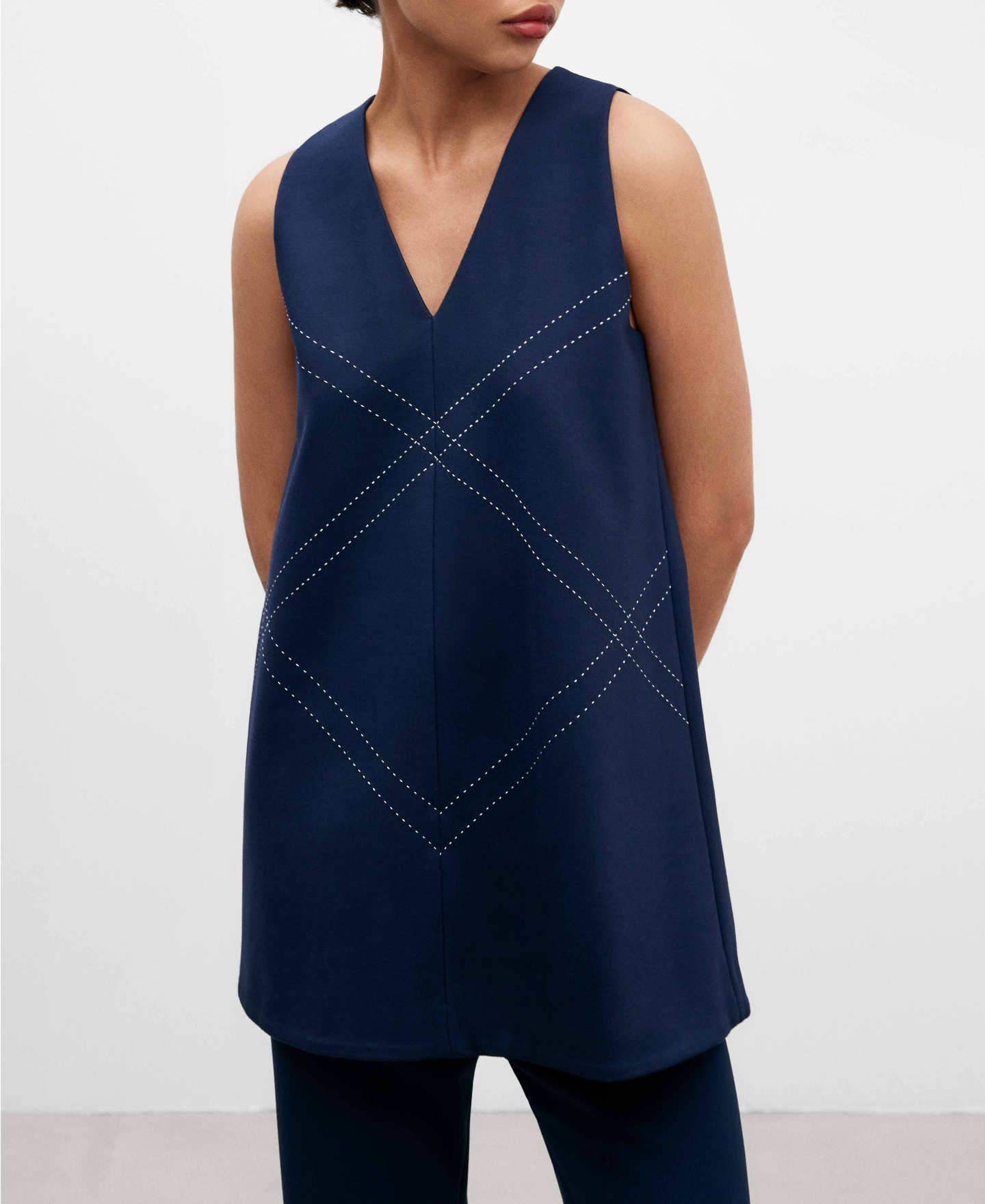 Top tejido viscosa azul marino mujer image number 0