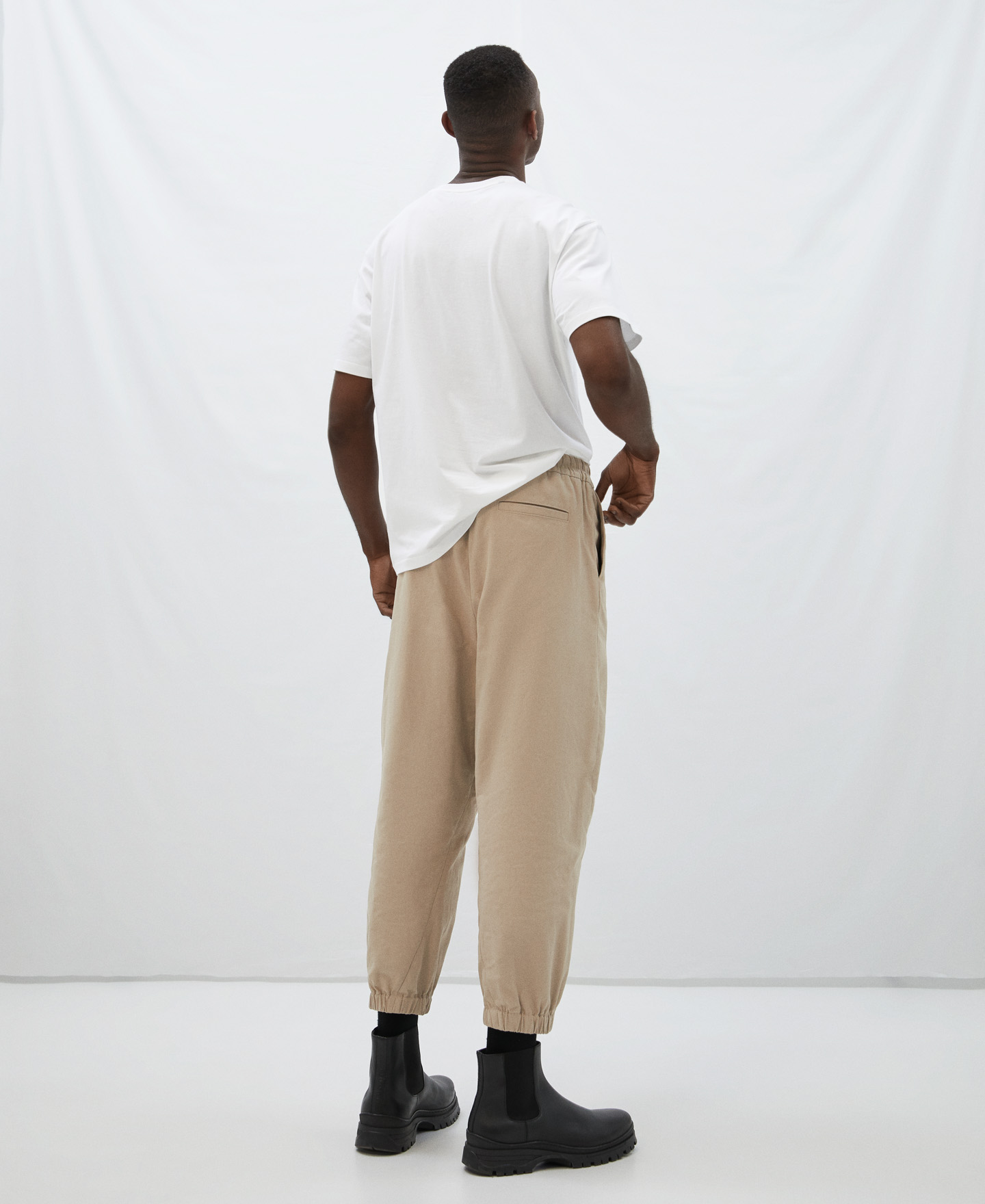 Pantalón tobillero elástico en nylon image number 2