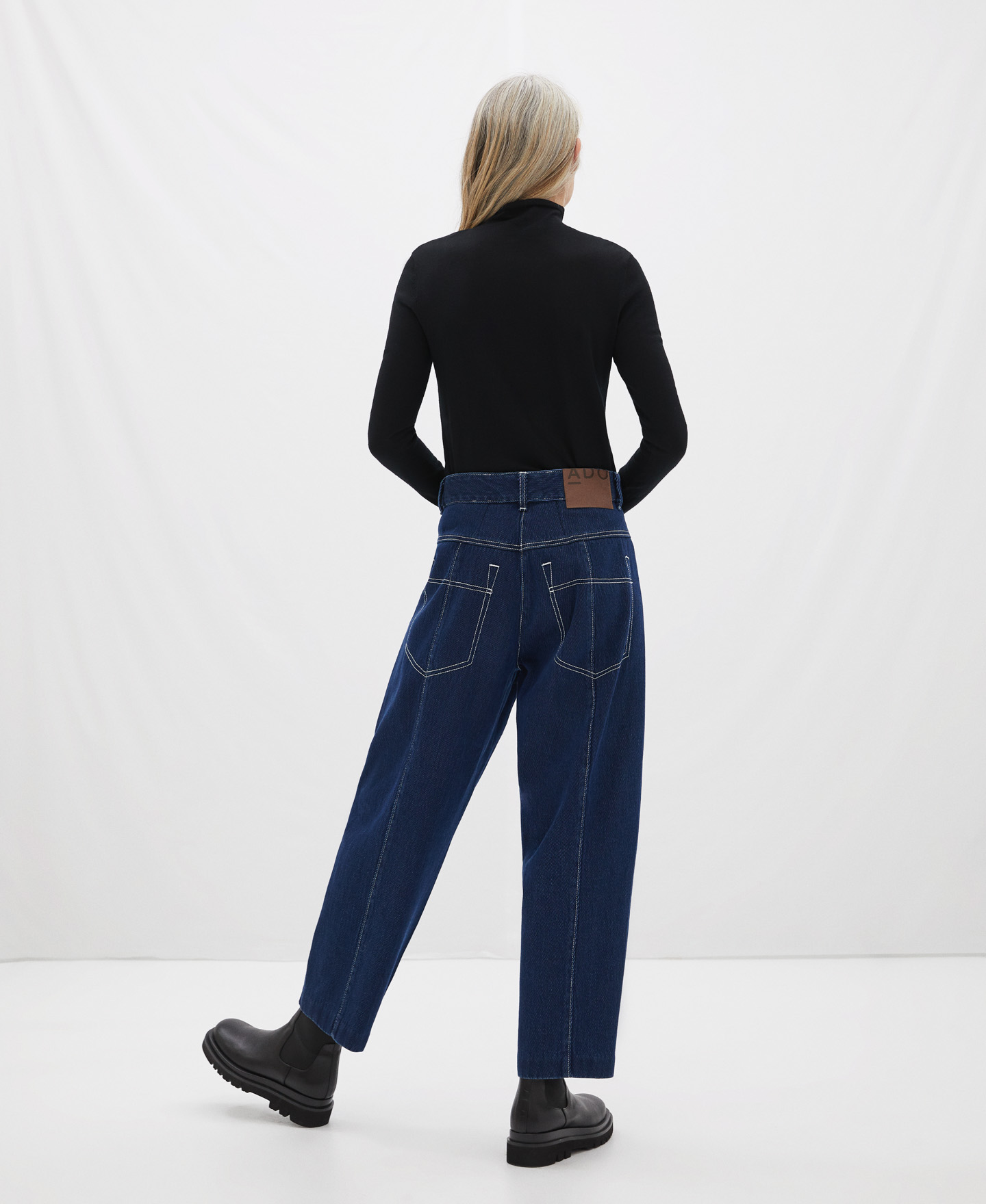 Turtleneck merino wool sweater image number 2