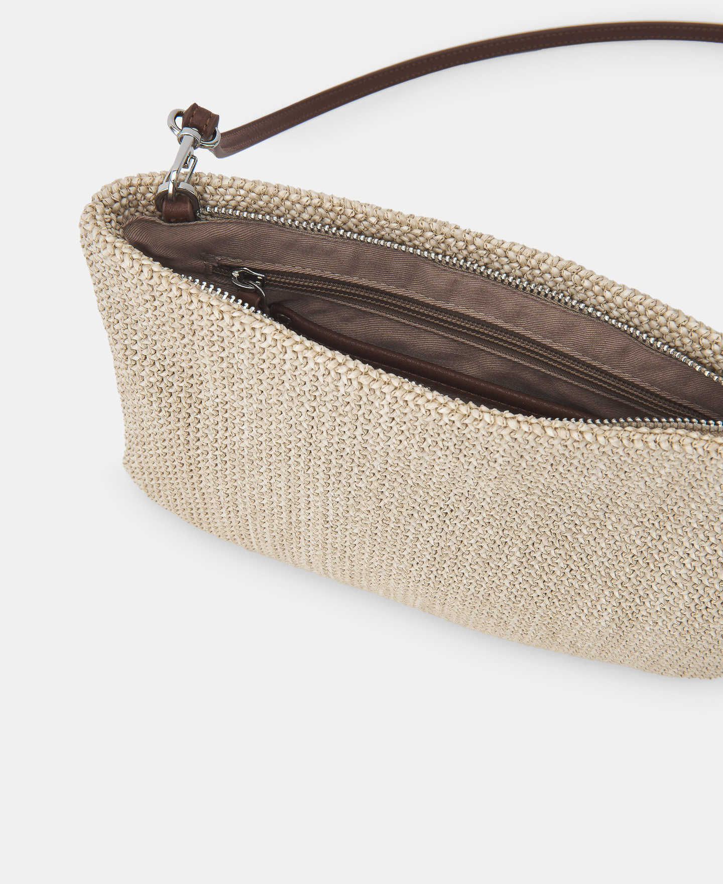 Clutch piedra en rafia calada image number 2