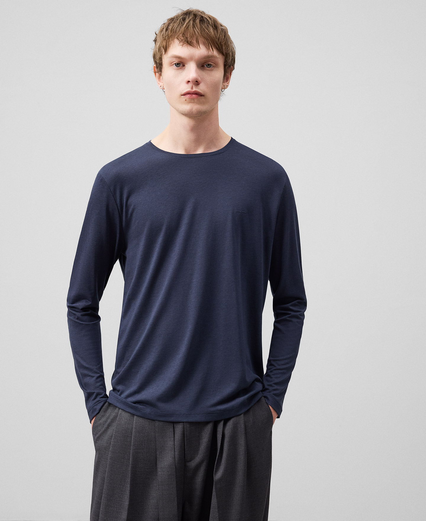 Long sleeve T-shirt man image number 0