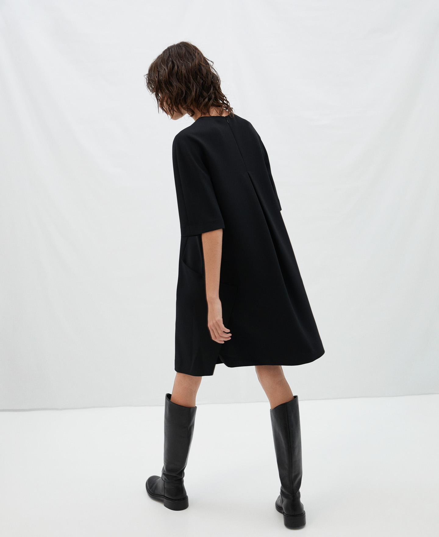 A-line dress with round neck image number 2