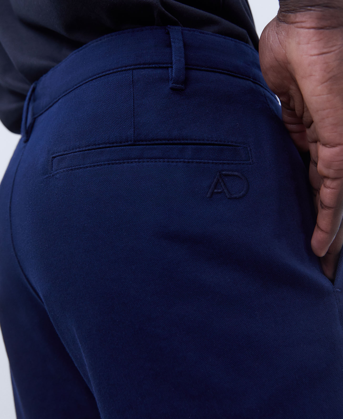 Pantalón chino bolsillo italiano image number 3