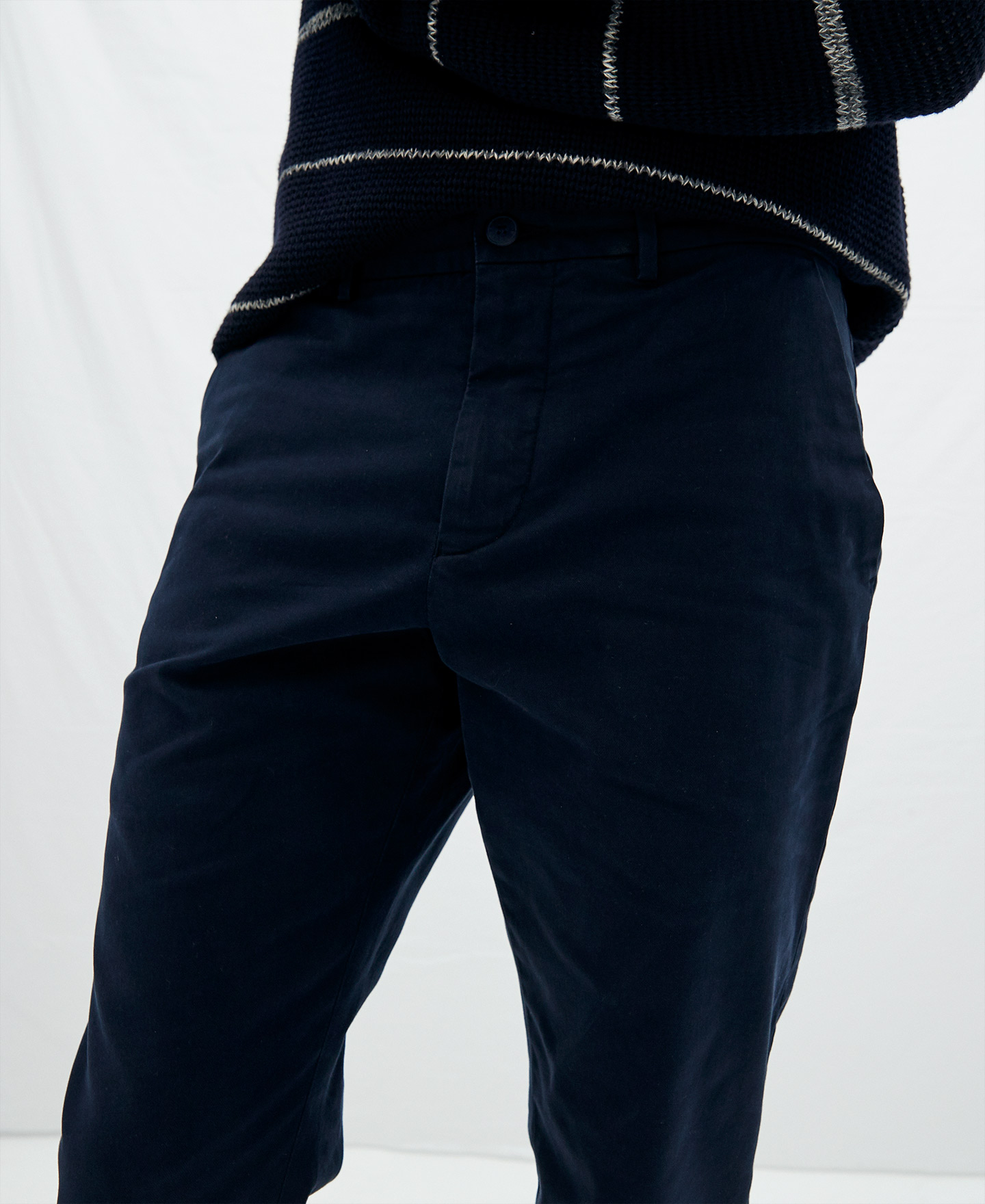 Pantalón chino en algodón image number 3