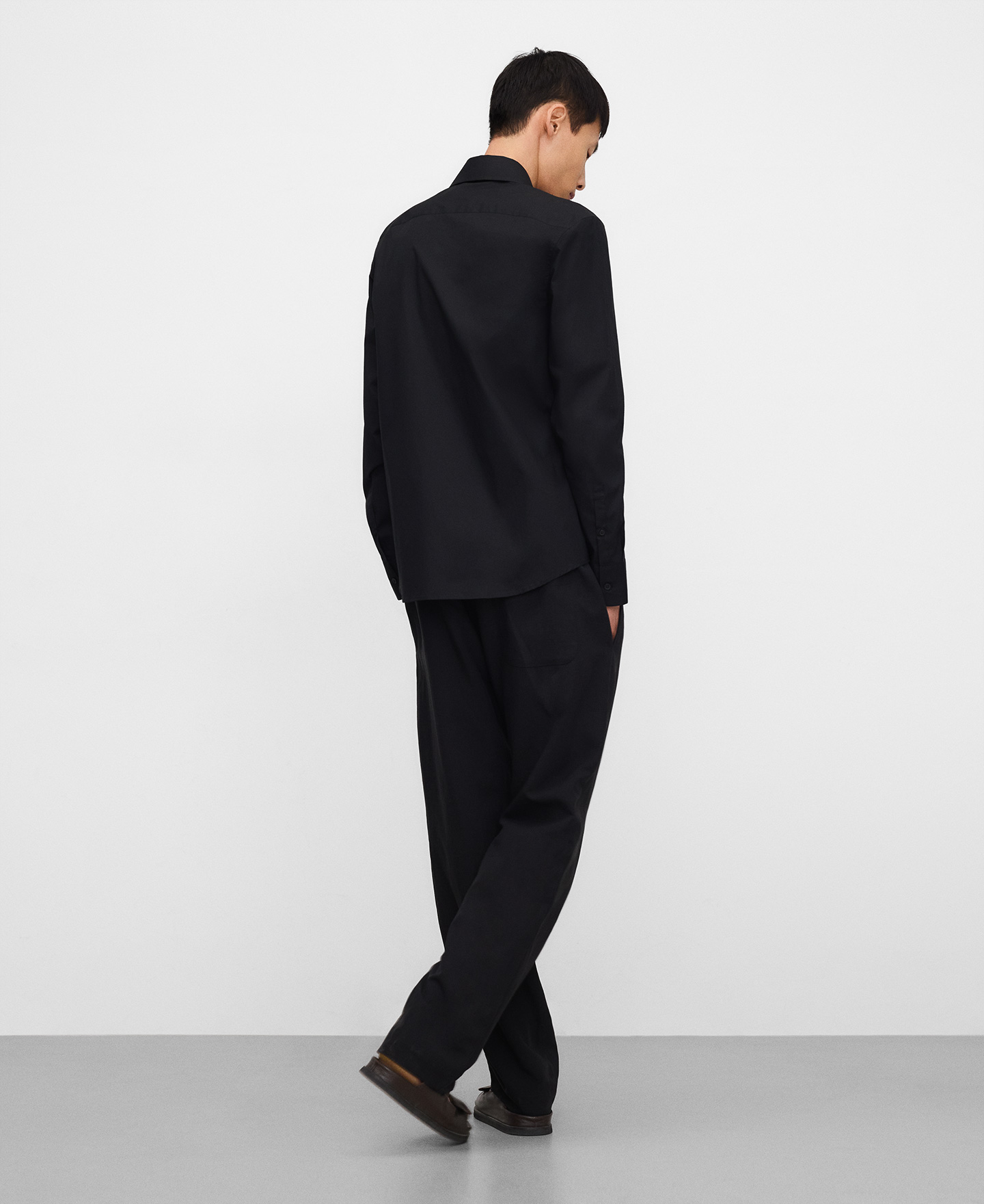 Slim fit cotton shirt image number 2