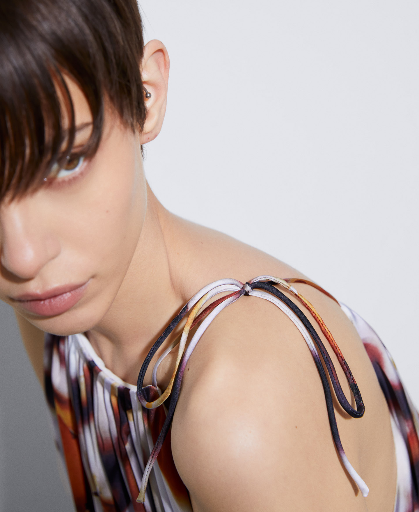 Halter neck long dress image number 3