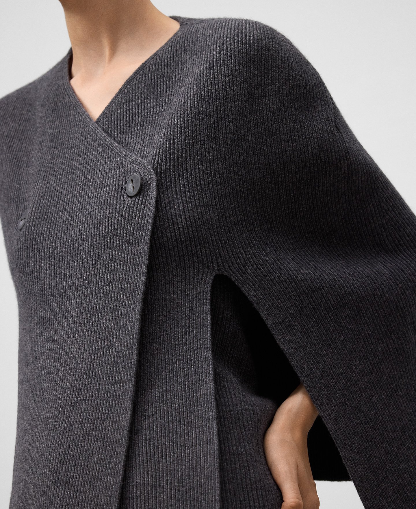 Merino wool wrap cape woman image number 3