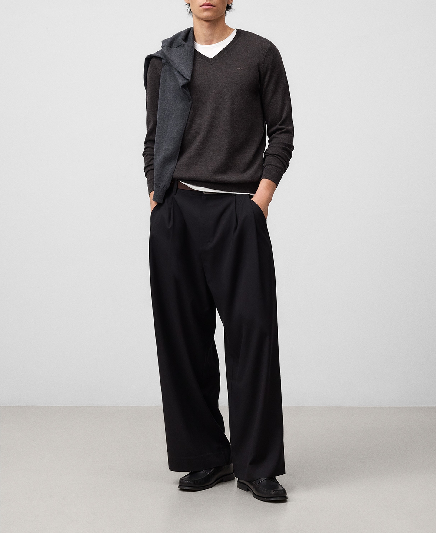 Merino wool V-neck sweater image number 1