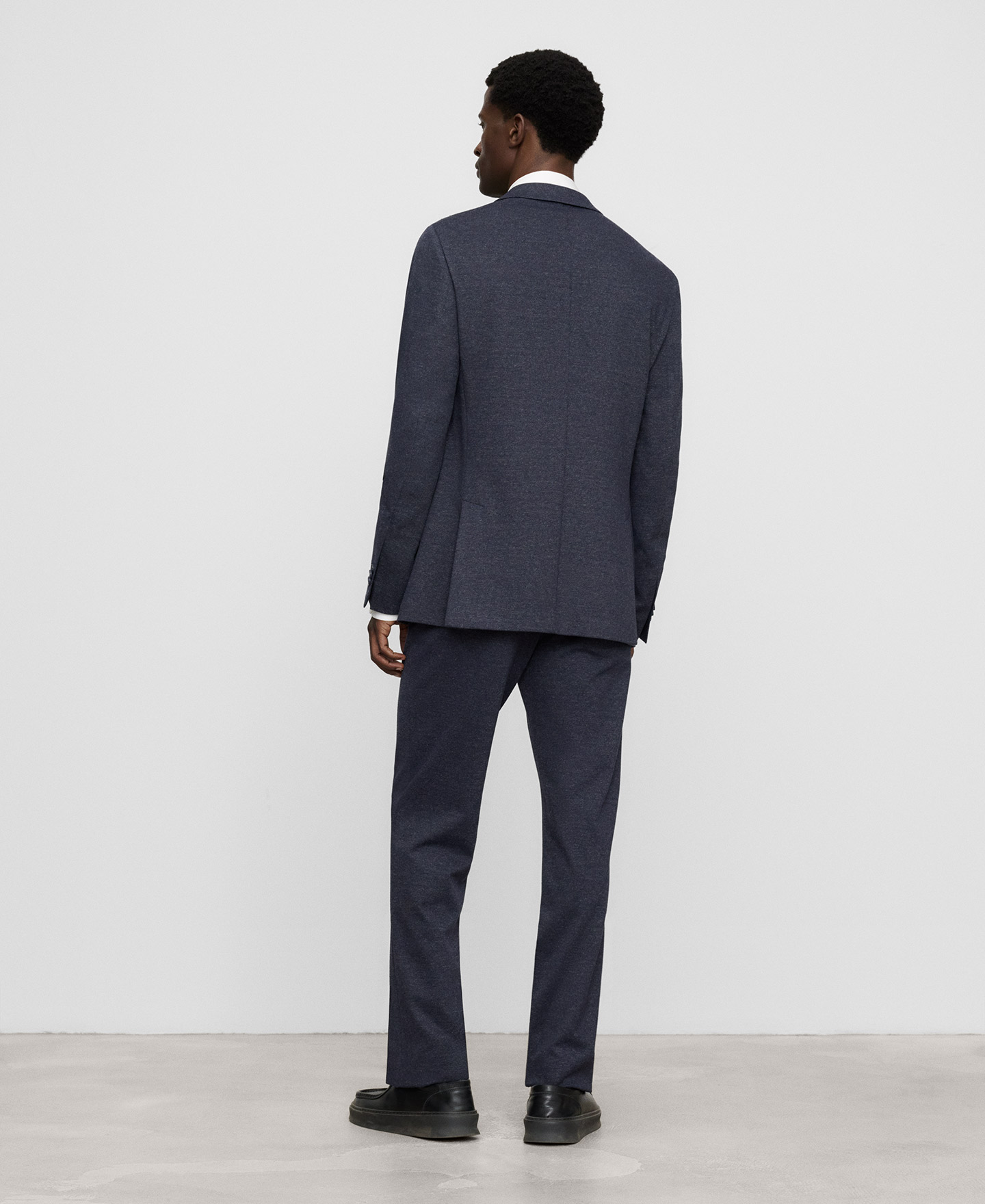 Regular-fit textured patter blazer image number 2