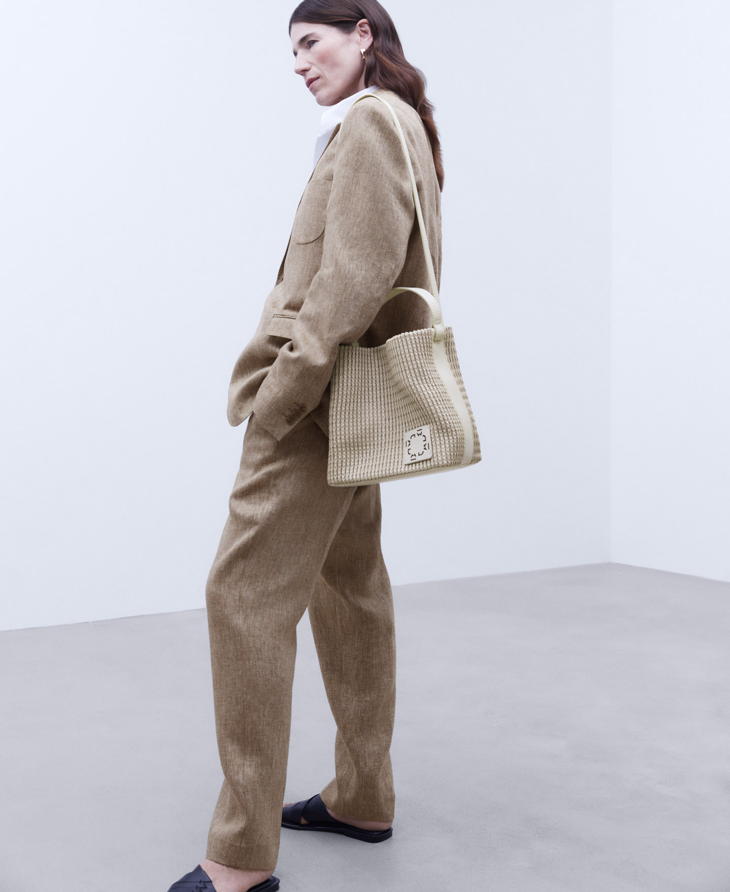 Medium braided recycled bucket bag image number 5