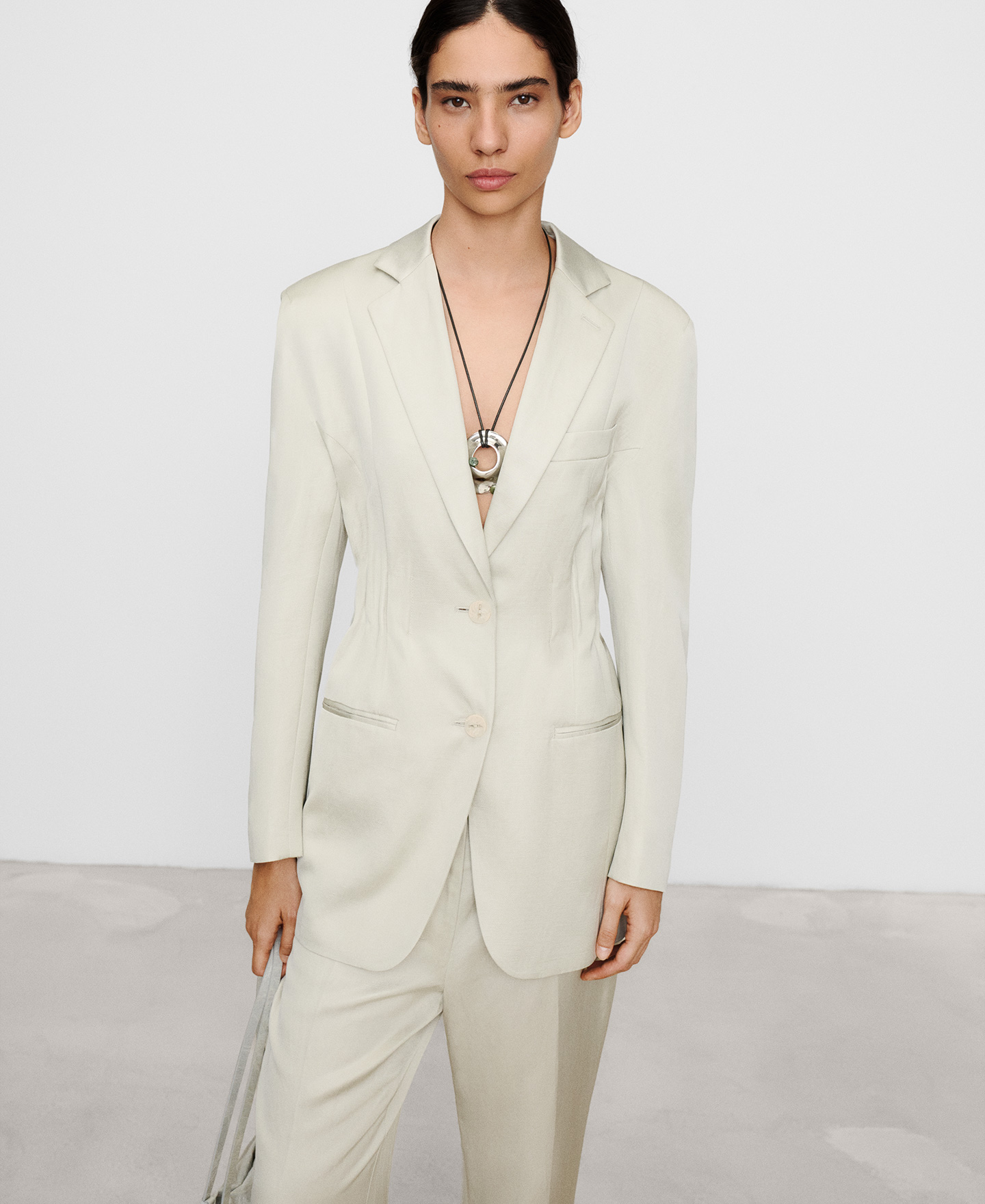 Tailored blazer with fitted waist image number 0