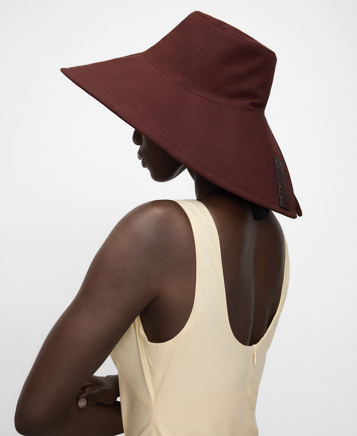 Wide-brim bucket hat with opening image number 3