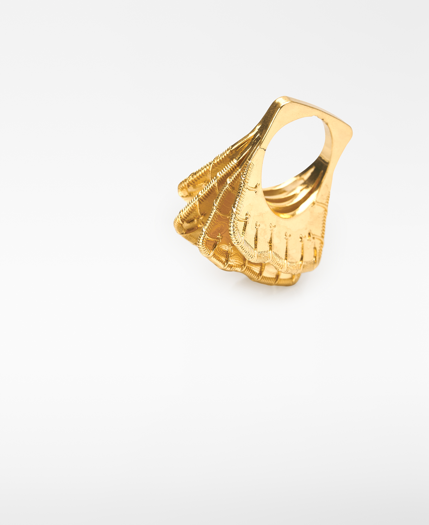 Maxi ring with tape measure design image number 2