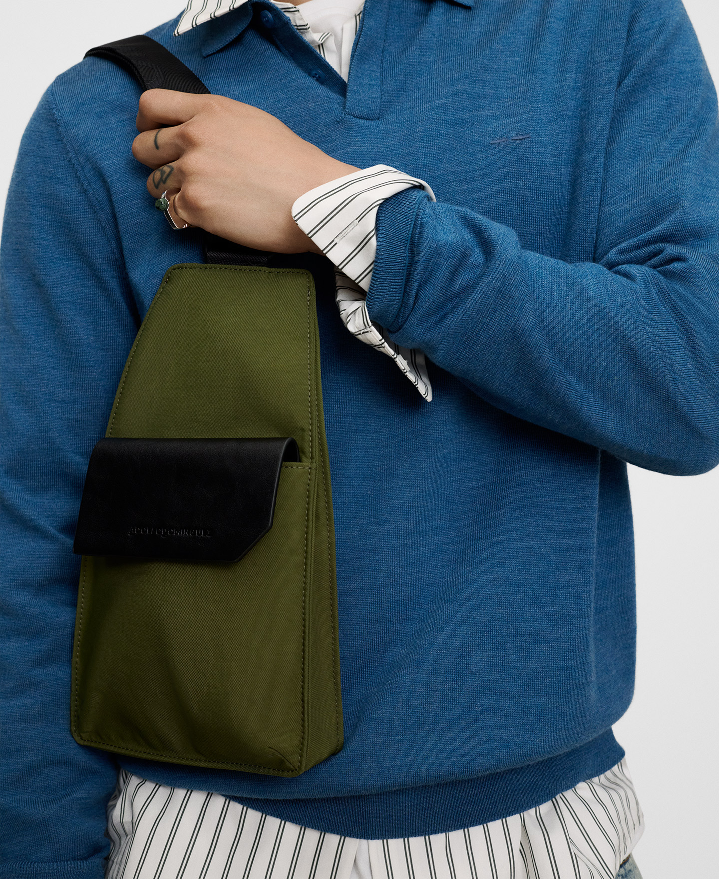 Crossbody solapa nailon image number 4