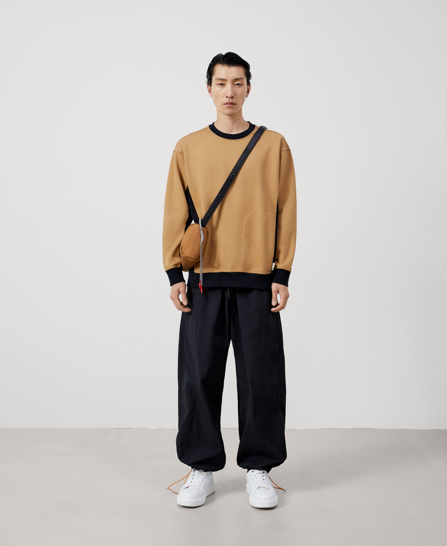 Crew neck cotton sweatshirt image number 1