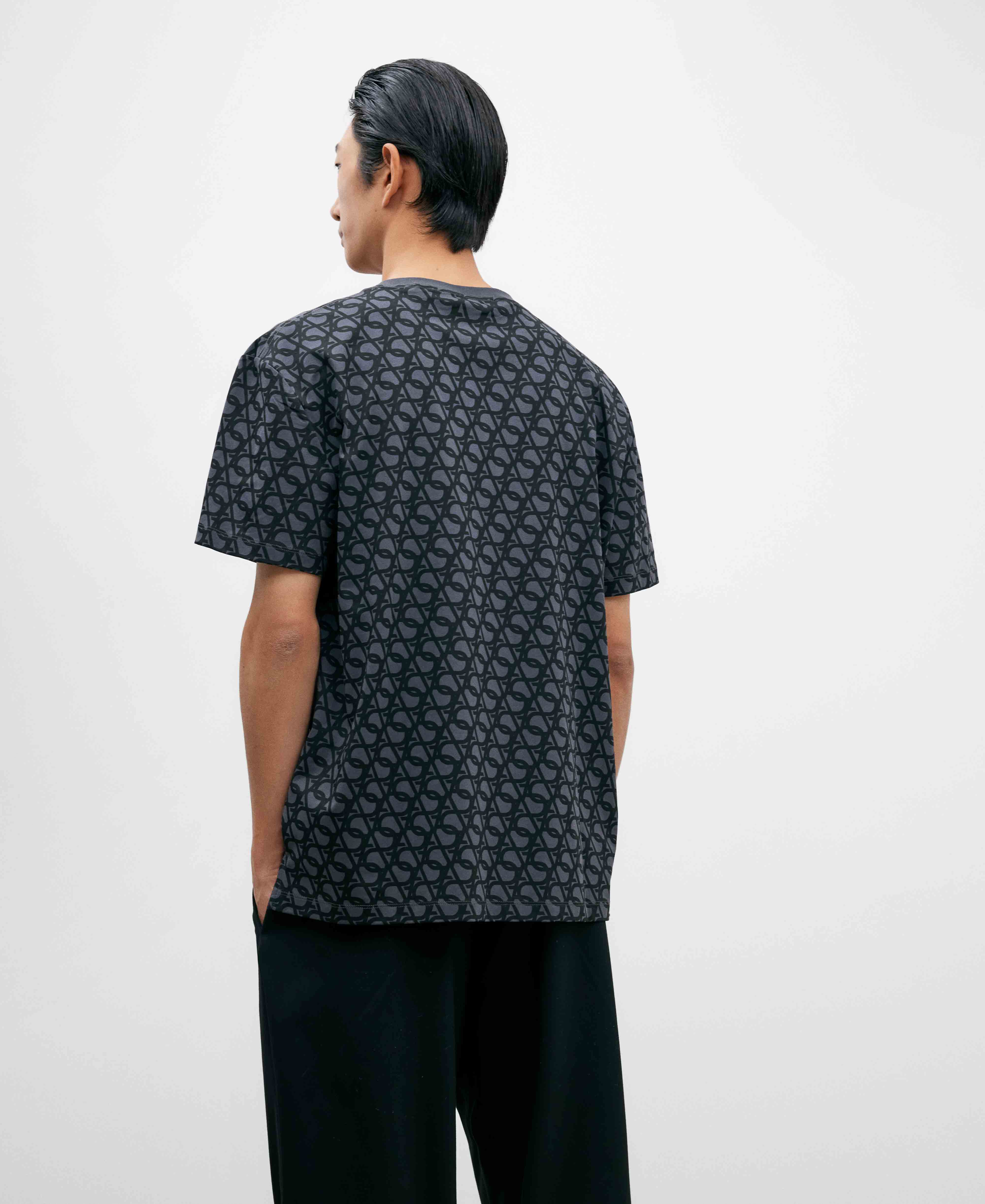 Monogram print T-shirt image number 2