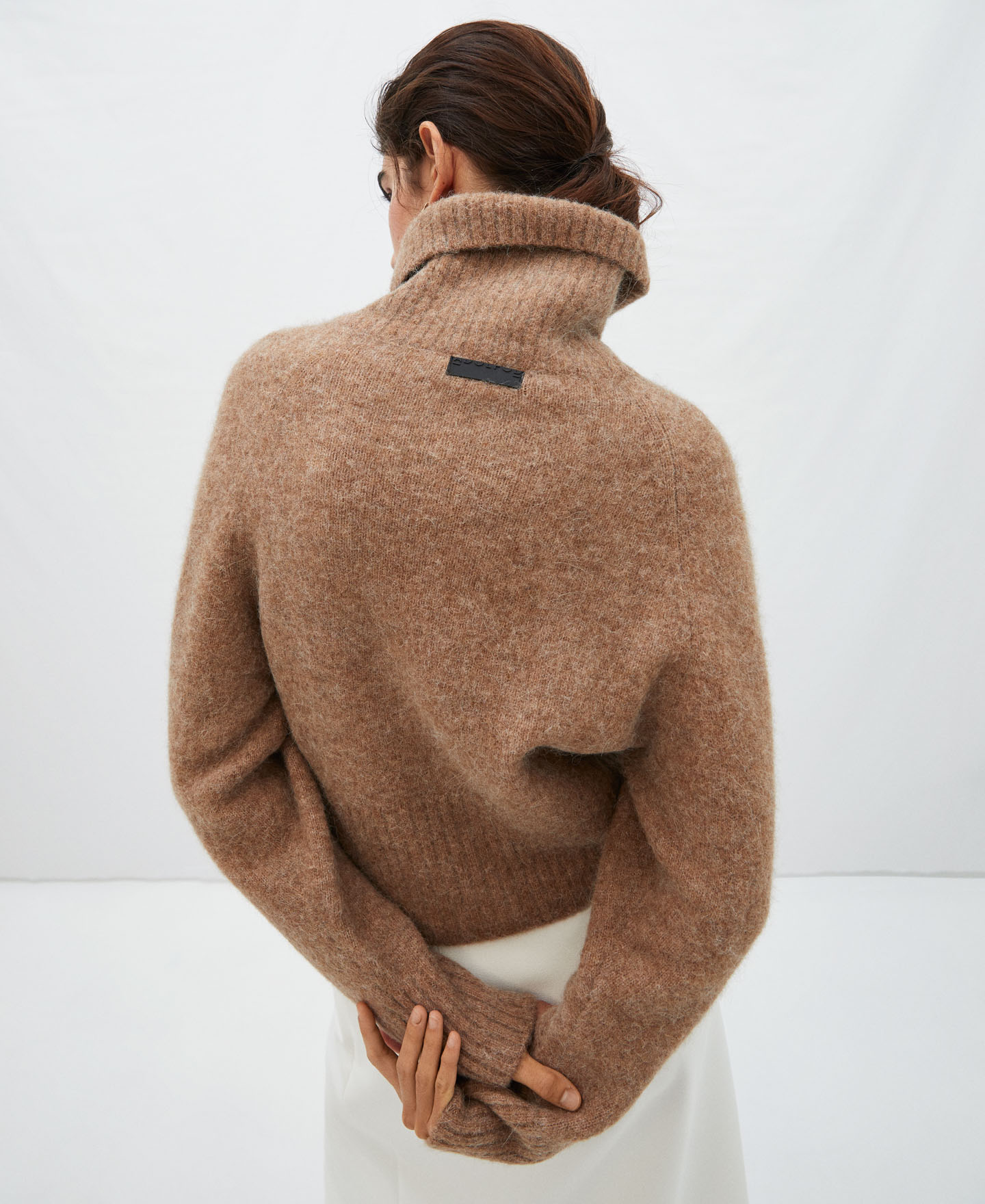 Buttoned jacket with stand-up collar image number 2