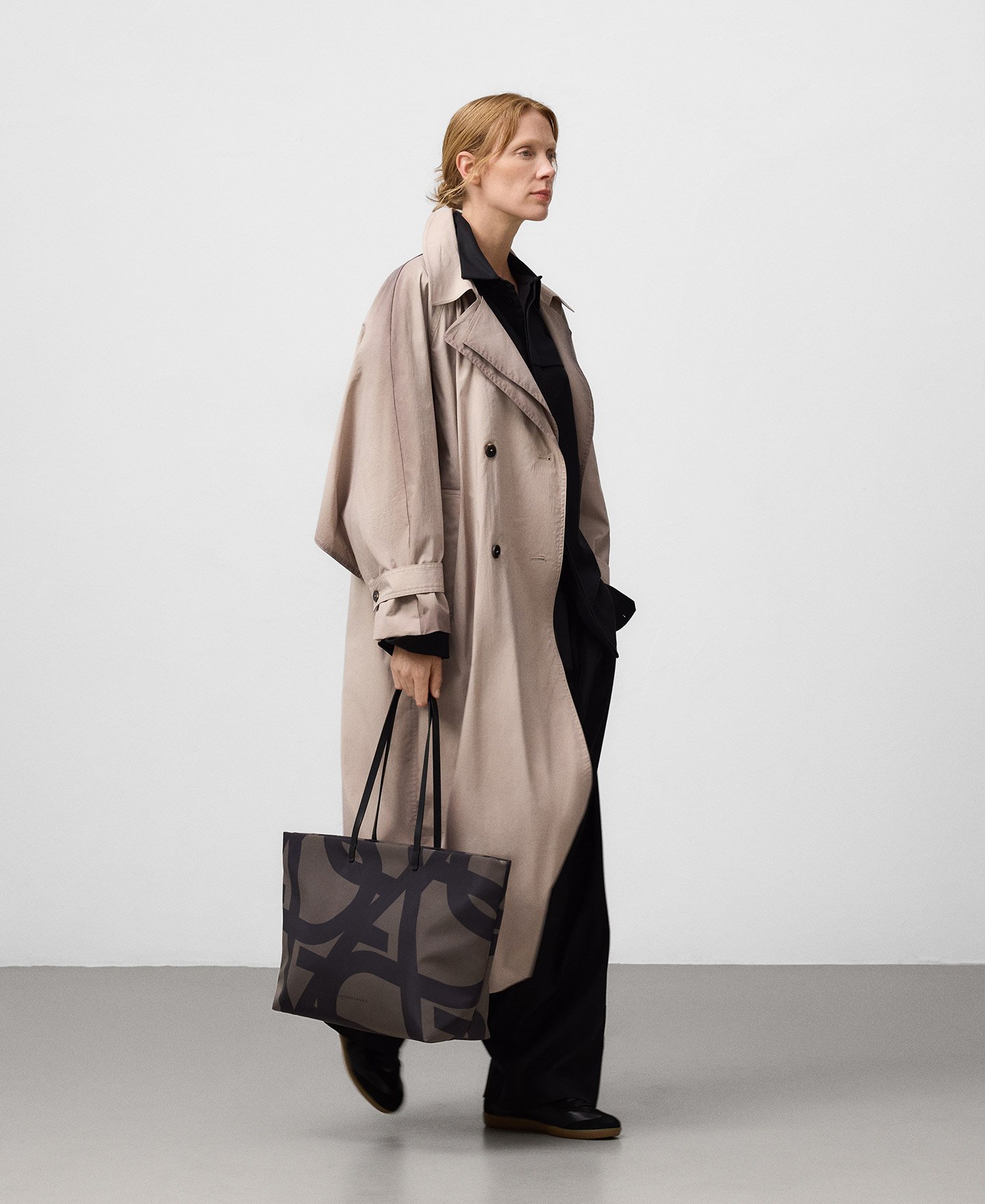 Saco de compras de nylon com logótipo maxi para mulher image number 5