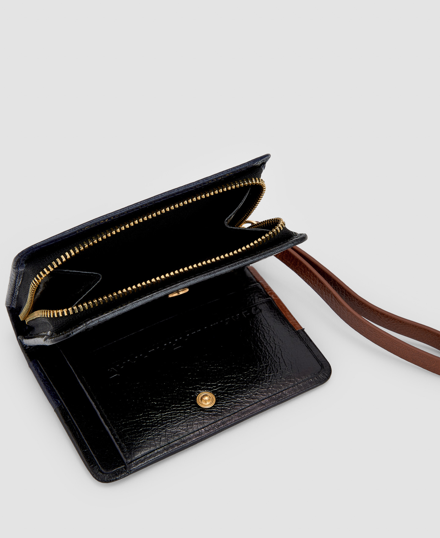 Cracked leather medium wallet image number 1