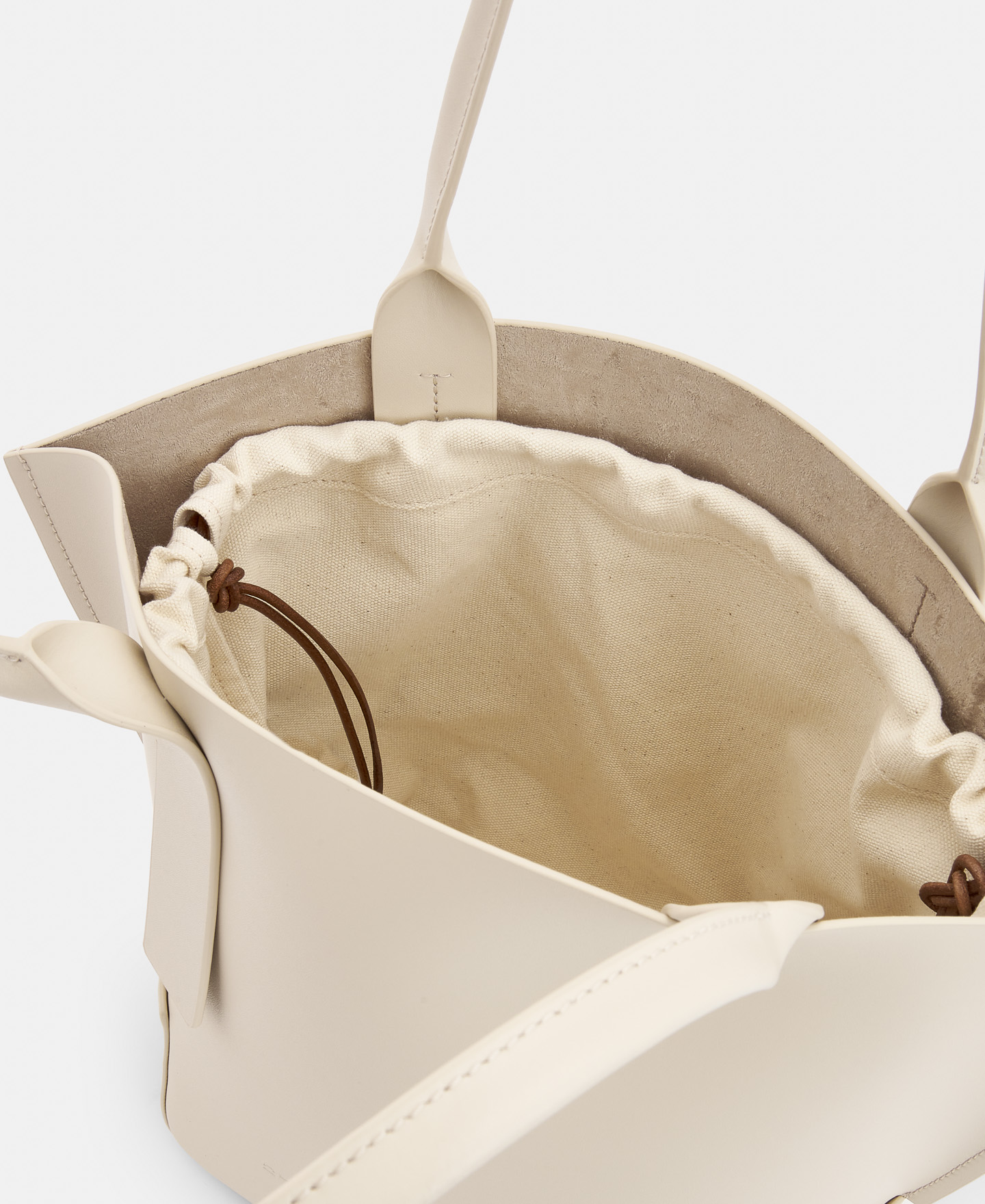 Basket with rectified leather image number 2