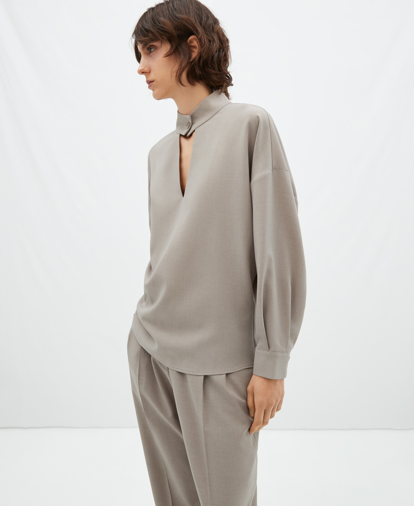 Blouse, mao neckline, V-neck image number 0