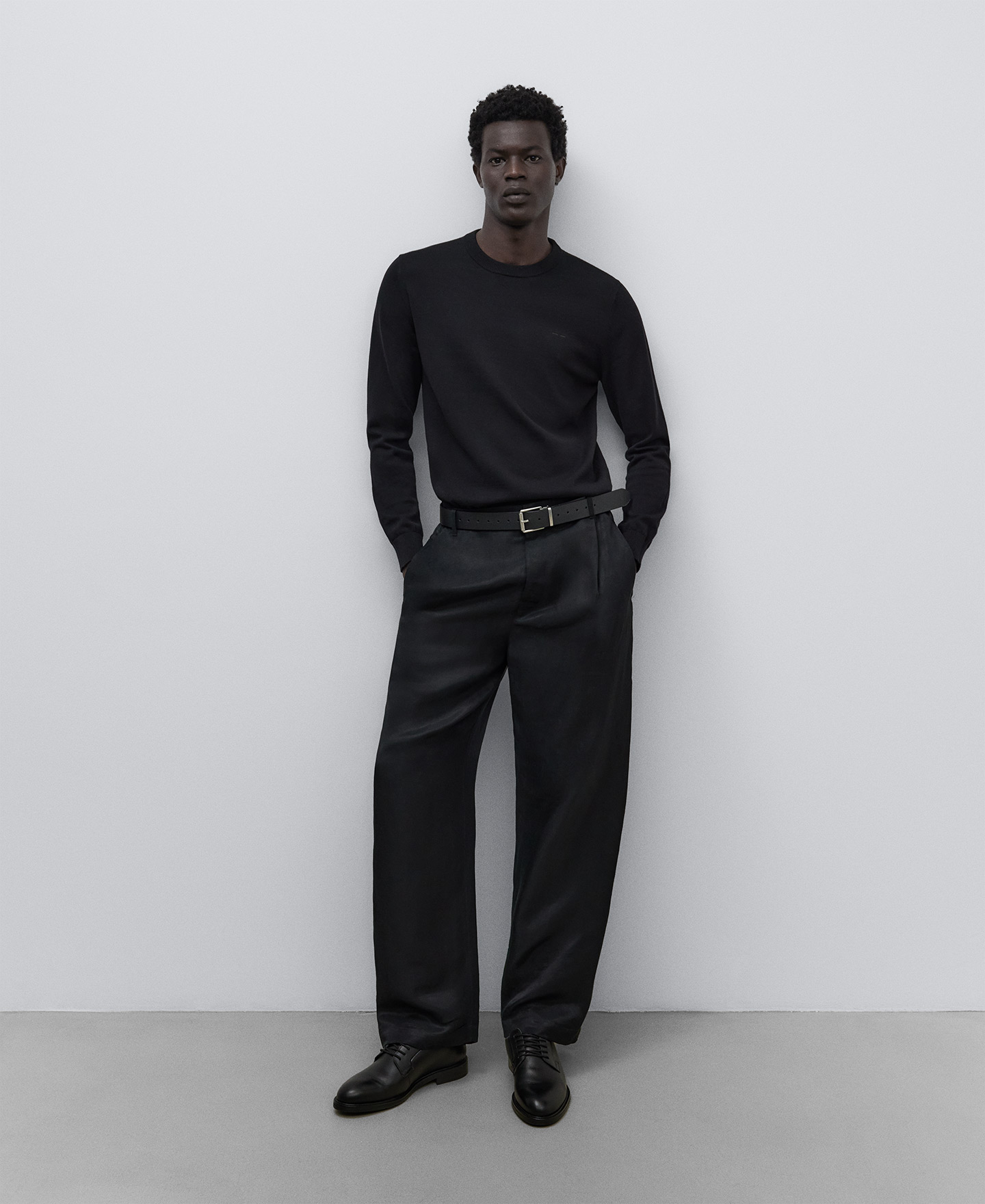 Black leather derby shoe man image number 3