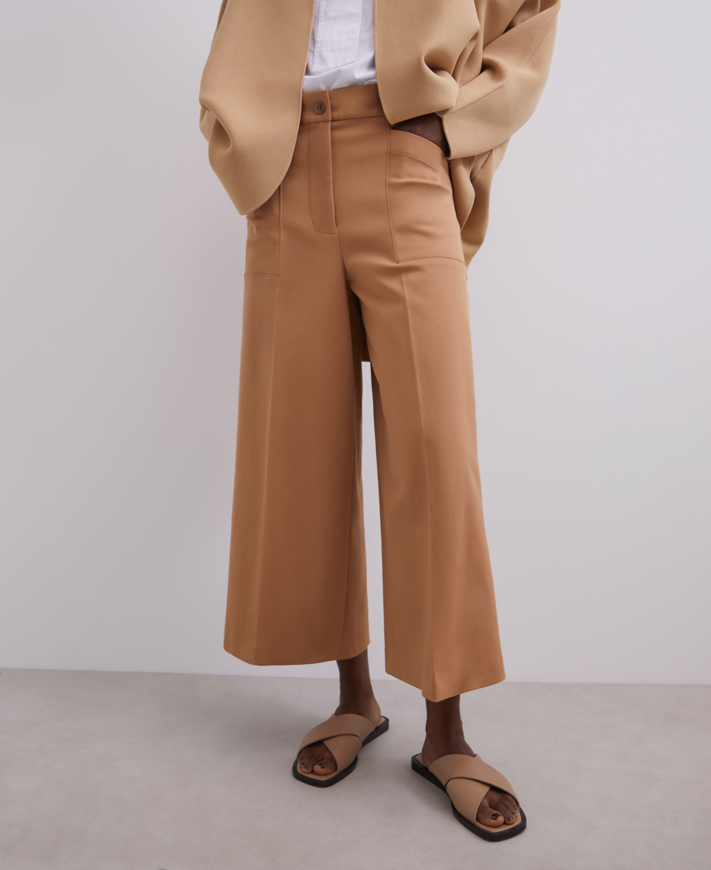 High-waist straight trousers in cotton image number 0
