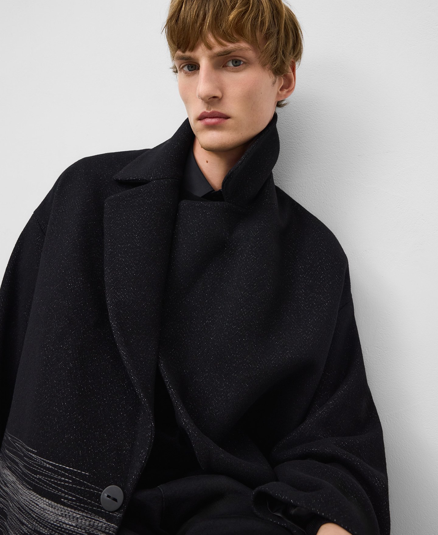 Abrigo sastre oversize bordado hombre image number 3