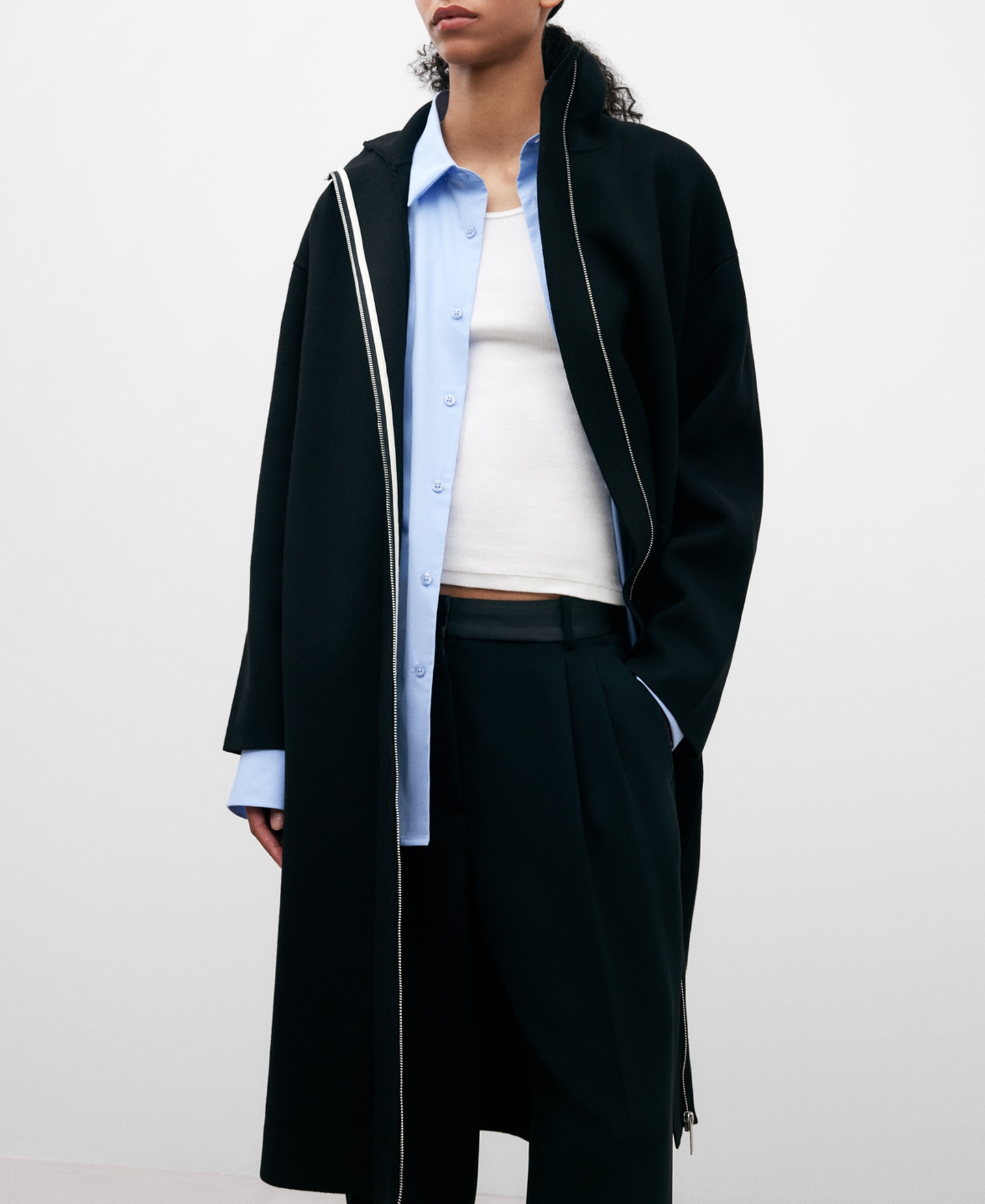 Abrigo largo de punto cuello alto mujer image number 0