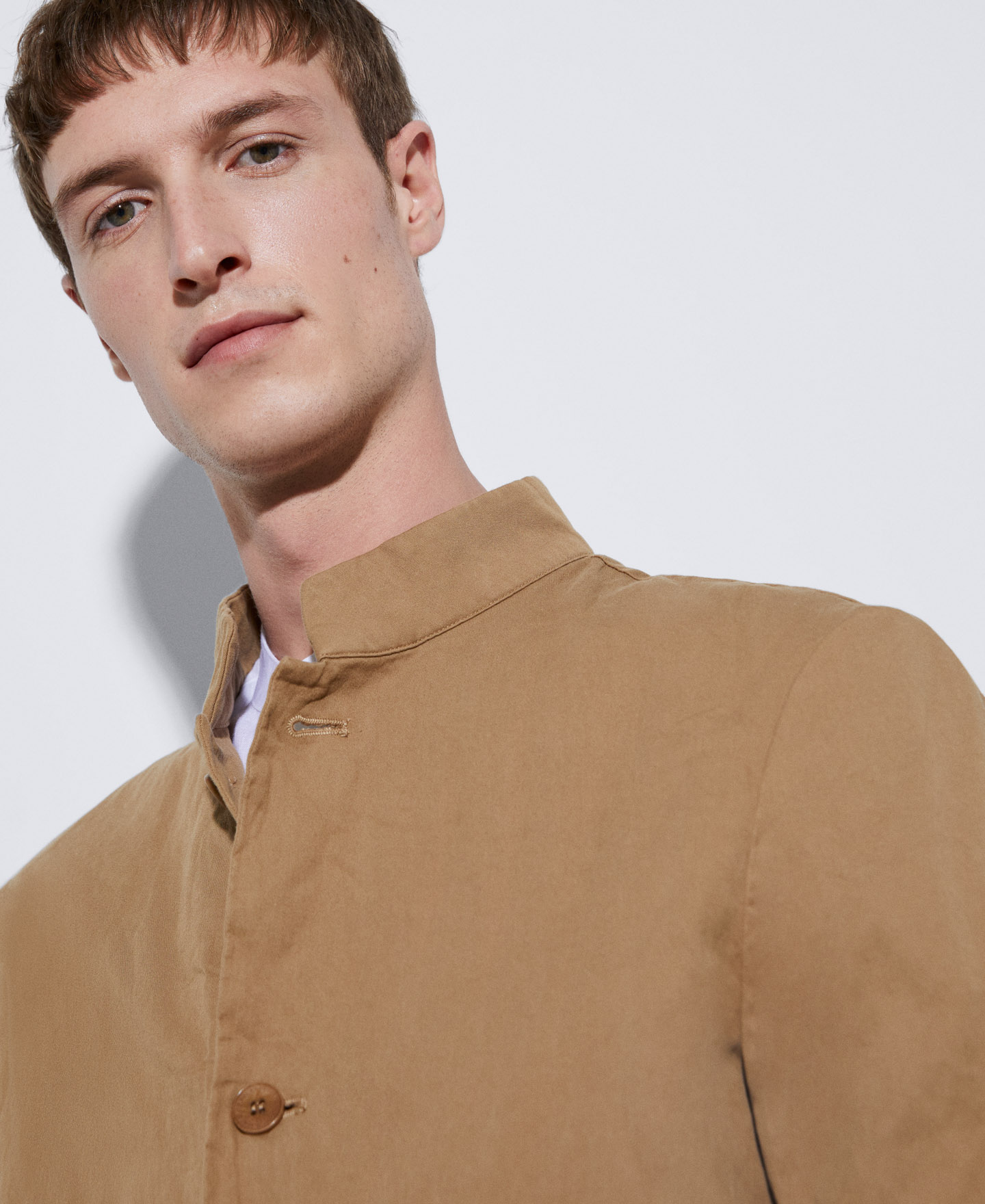 Mandarin collar four button blazer image number 3