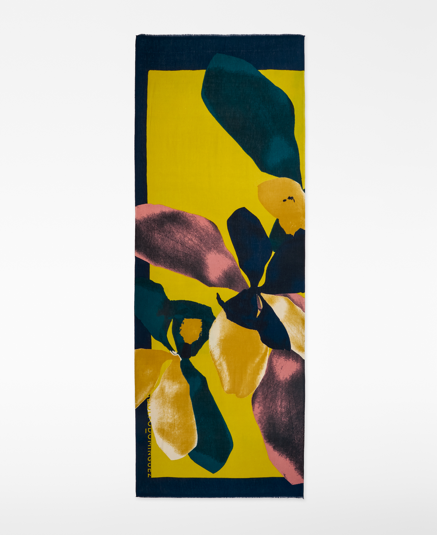 Chal estampado magnolias image number 0