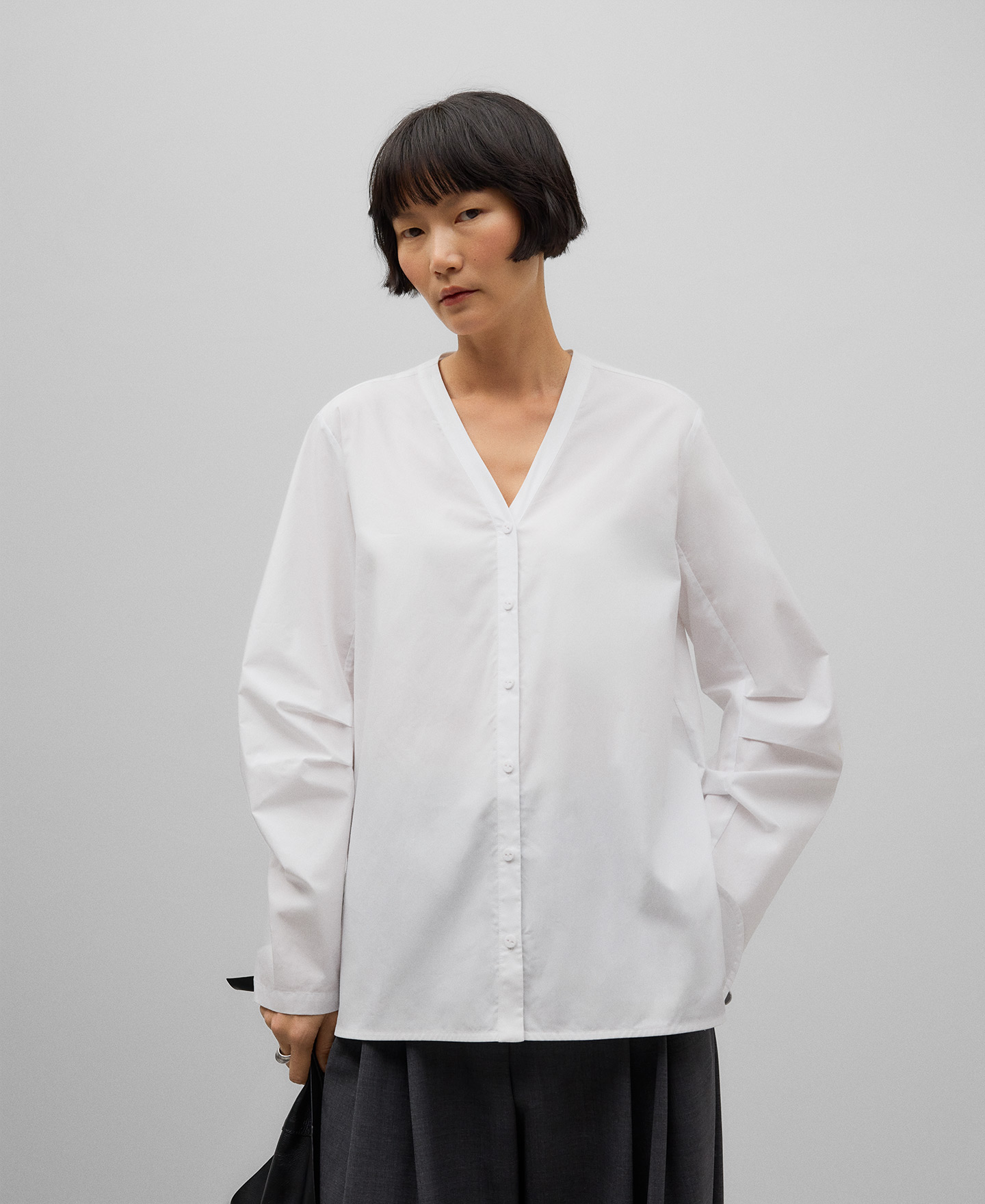 V-neck cotton shirt woman image number 0