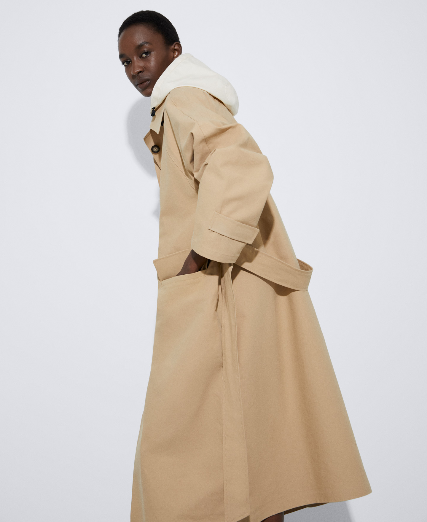 Trench with removable hood image number 4