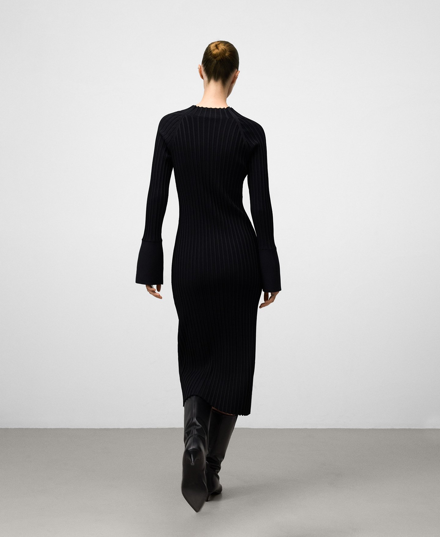 Vestido entallado canalé mujer image number 2