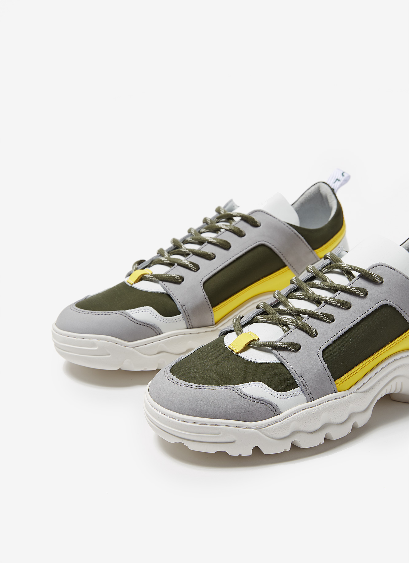 Zapatilla deportiva con track sole image number 2