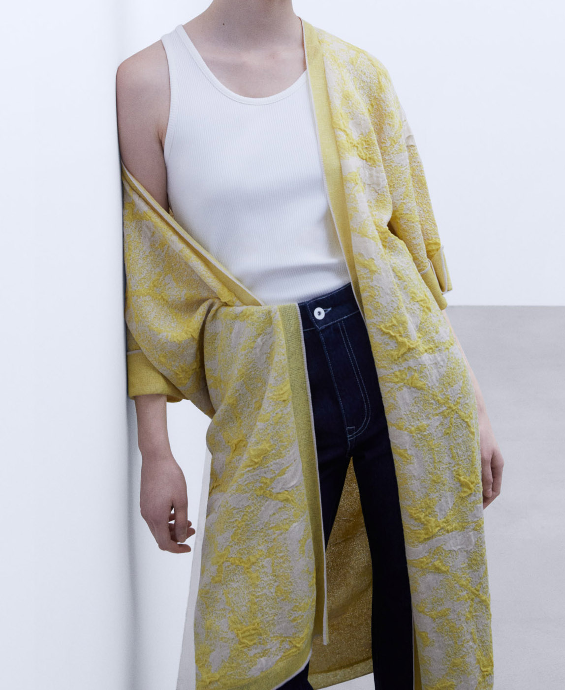 Chaqueta larga en jacquard image number 0