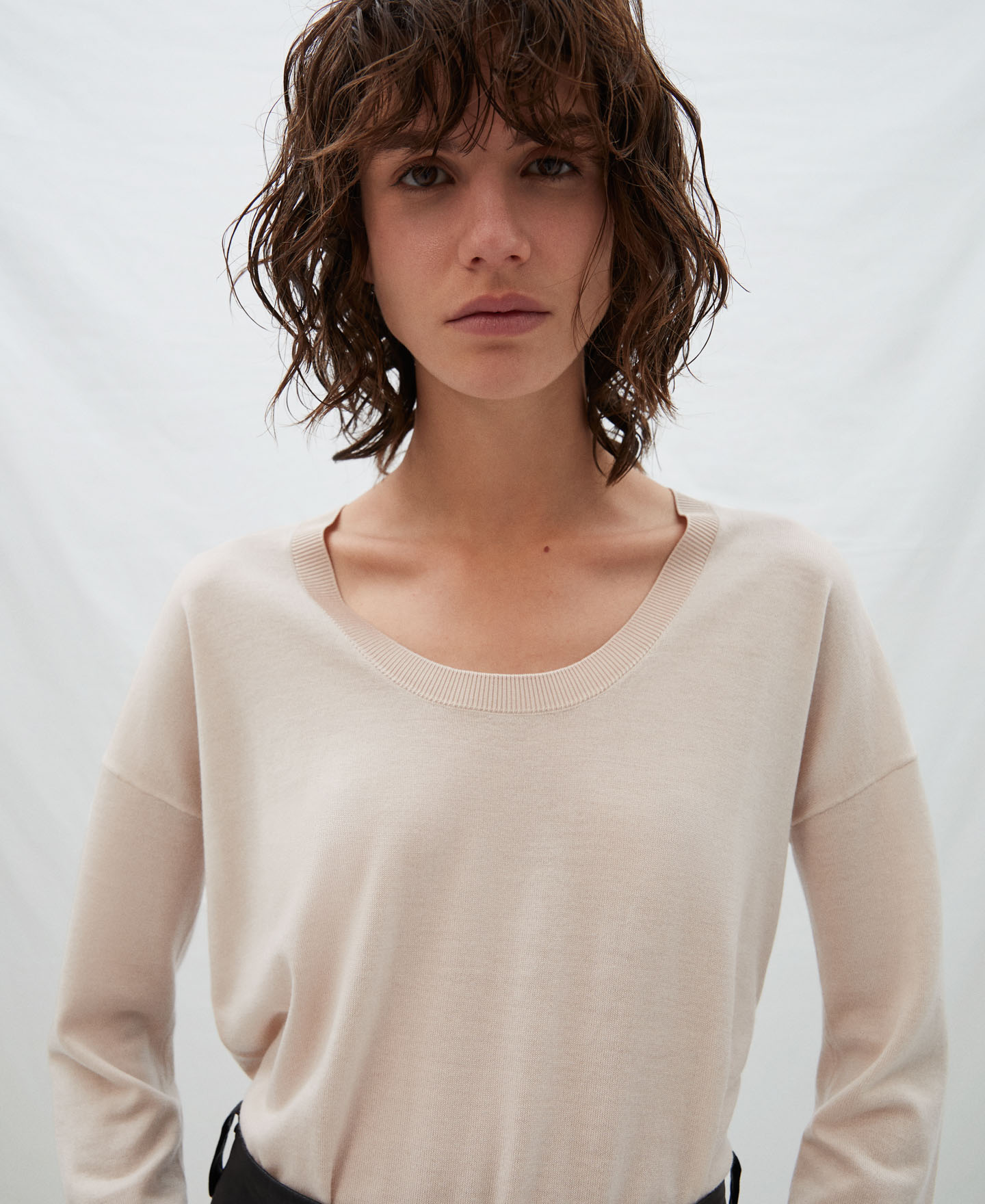 Jersey escote huevo en lana merino image number 3