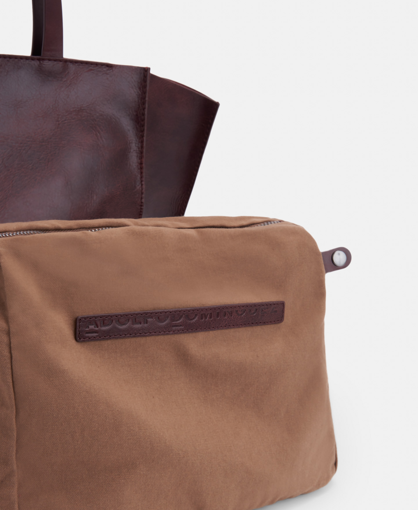 Shopper in leather with stitched seams image number 3