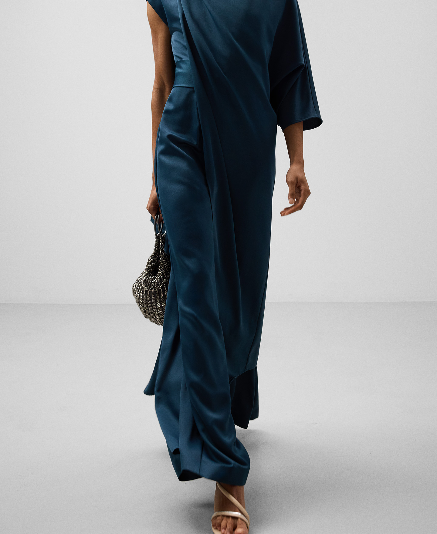 Langer Overall mit asymmetrischem Cape Damen image number 5