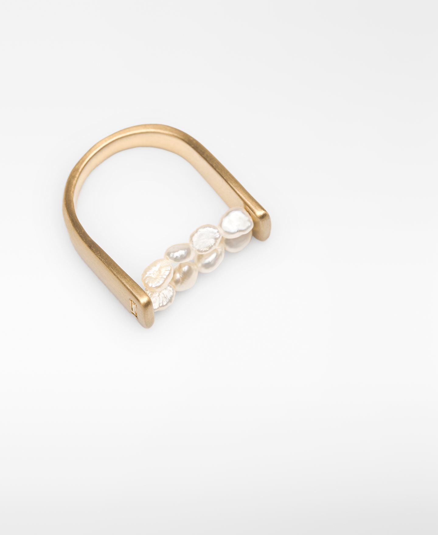 Anillo metálico con perlas mujer image number 1