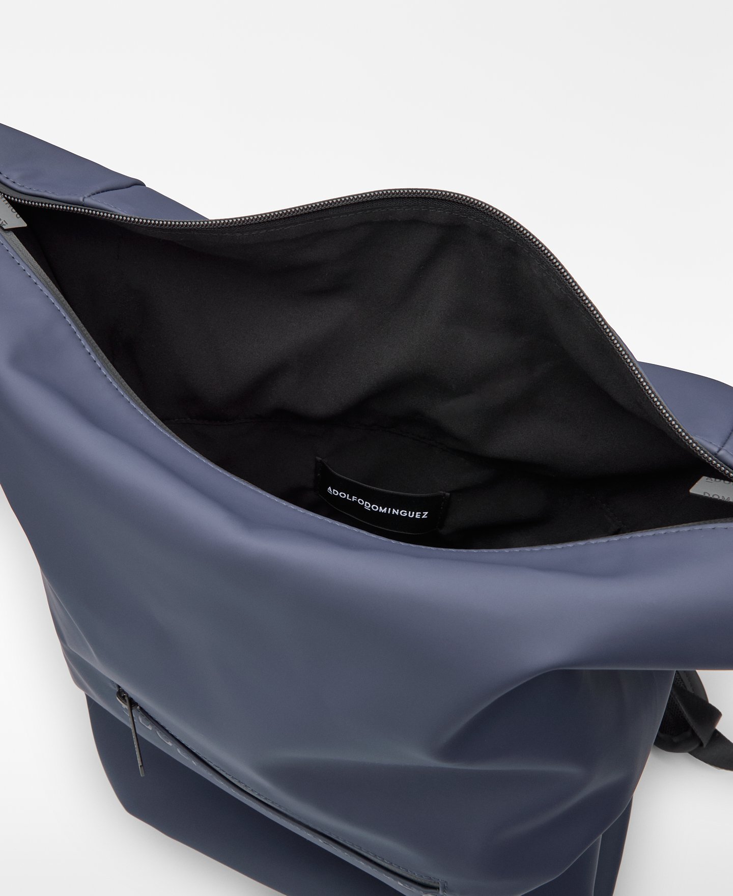 Mochila rectangular azul marino hombre image number 3