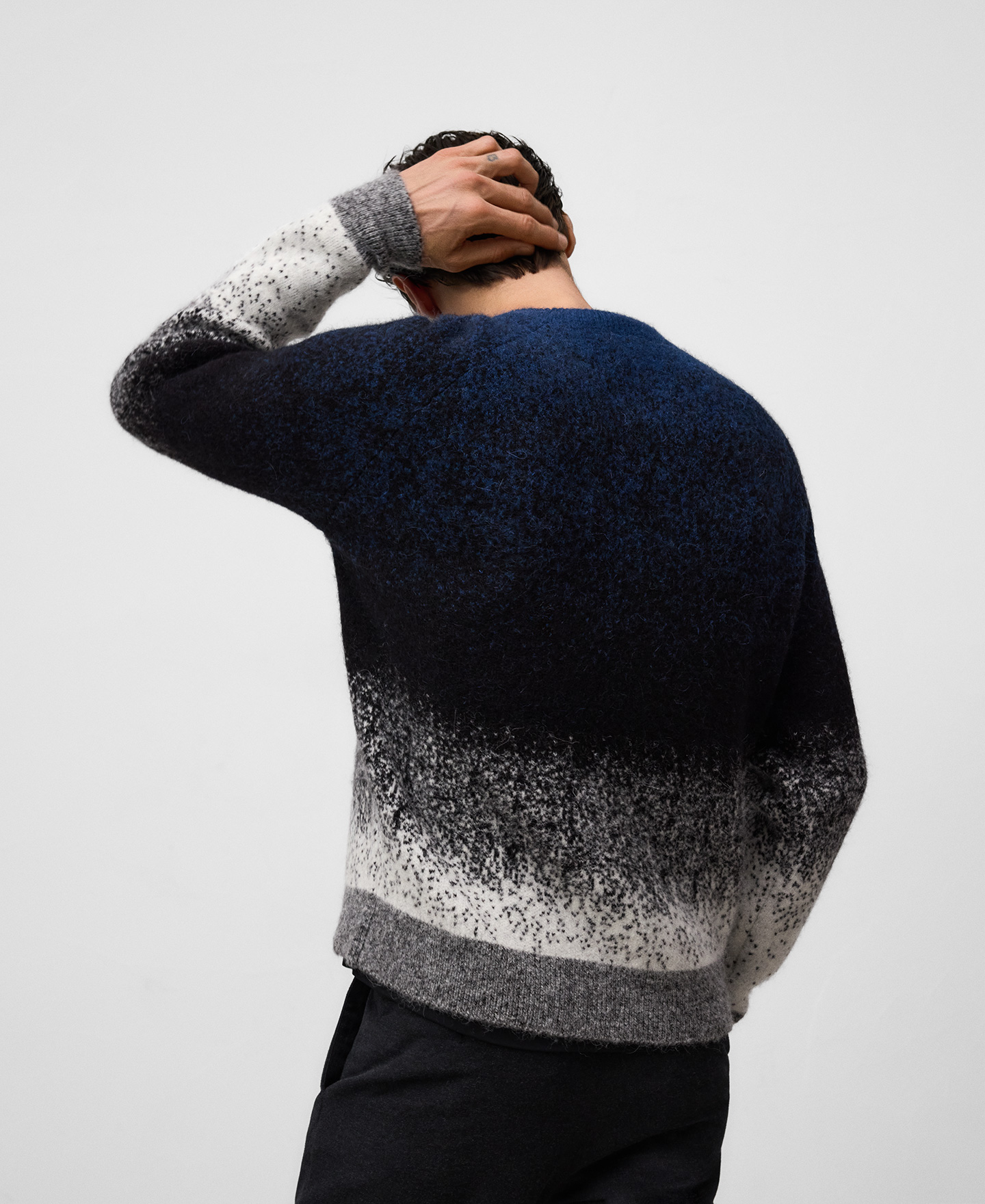 Pull dégradé en maille pour homme image number 2