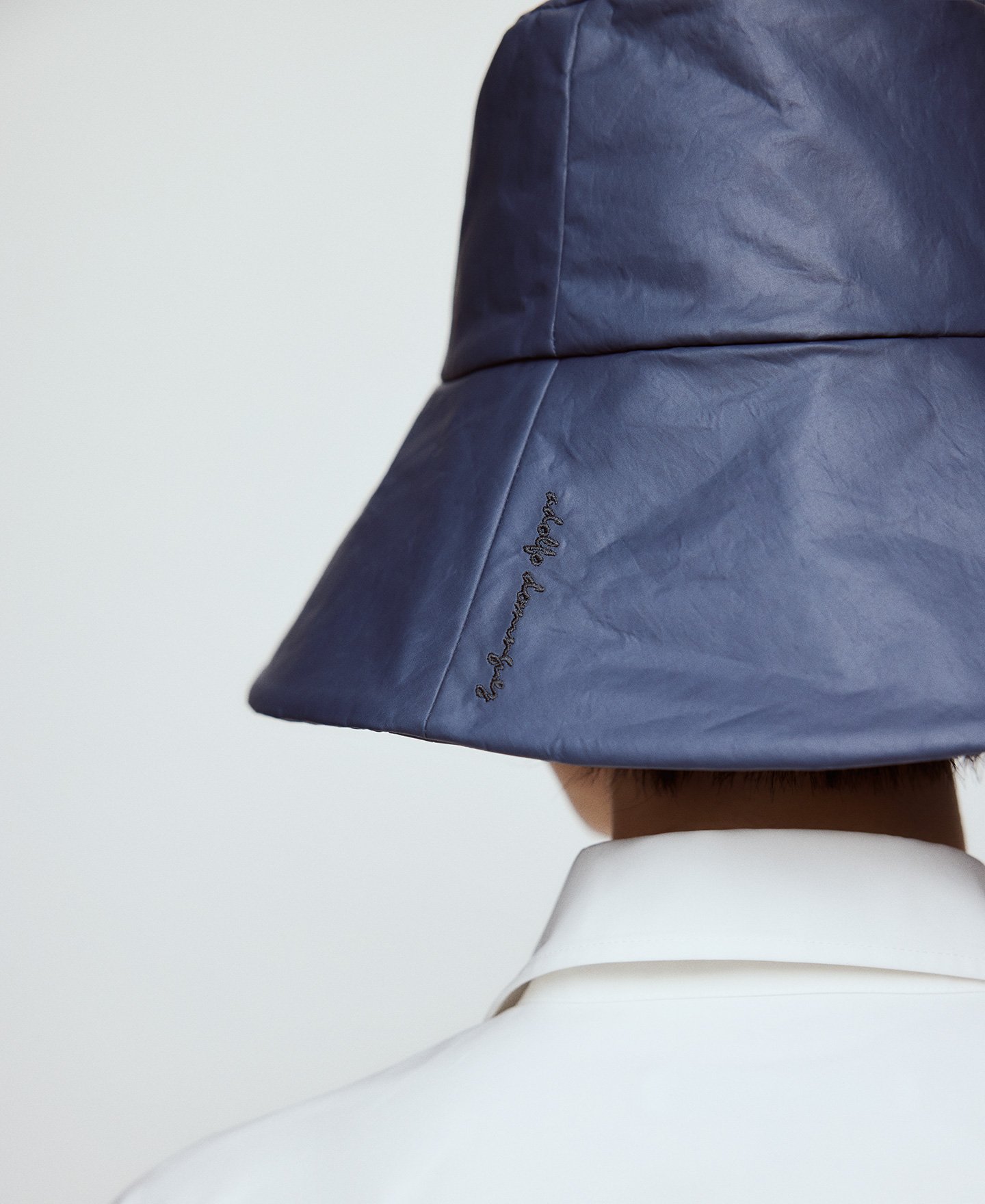 Bucket hat with pleat detail image number 4