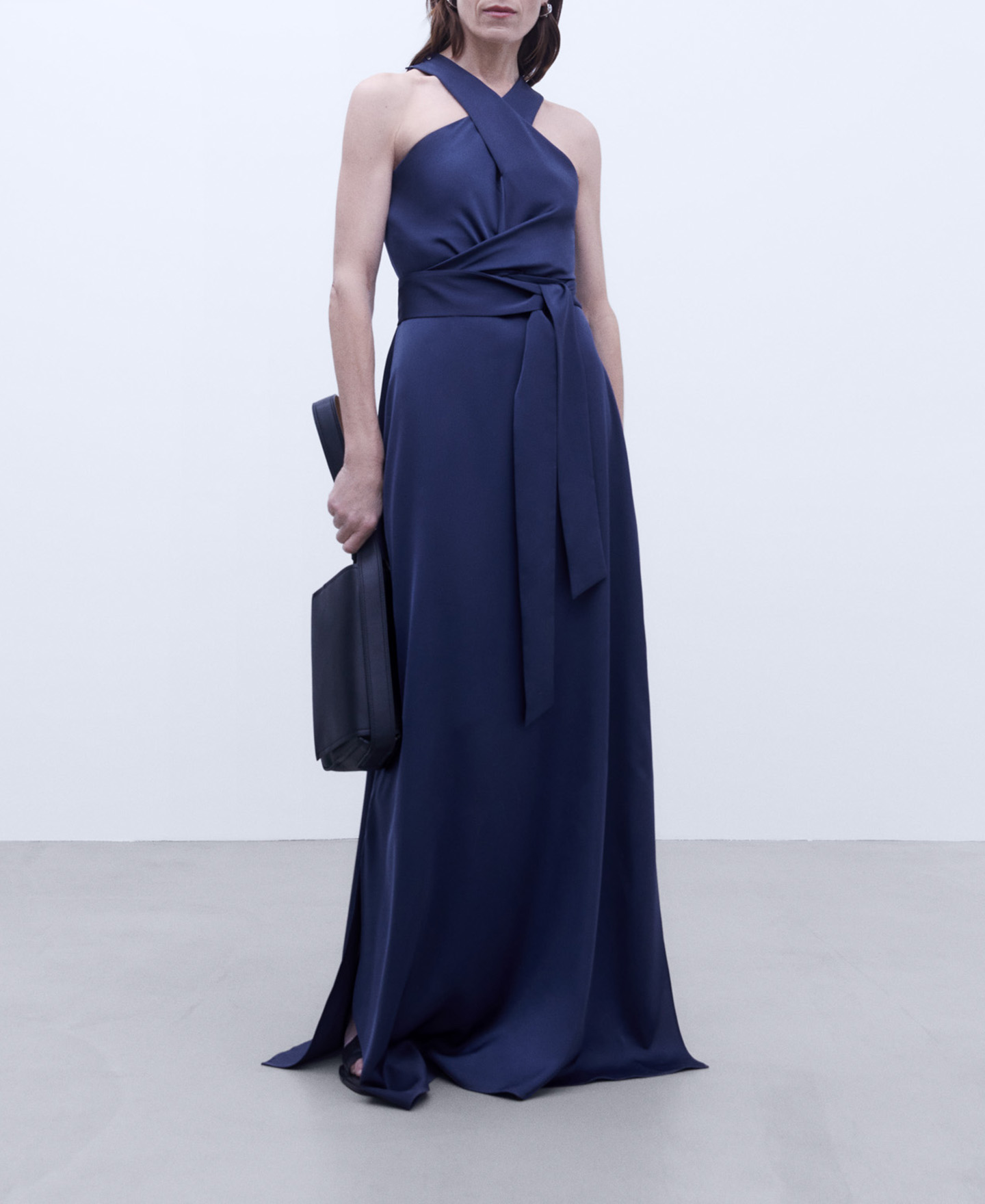 Vestido largo cuello halter image number 1