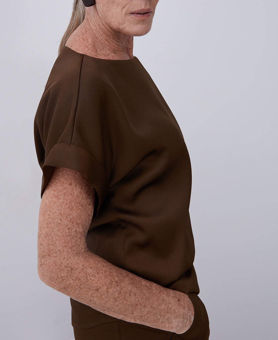 Blouse with short drop sleeve image number 1